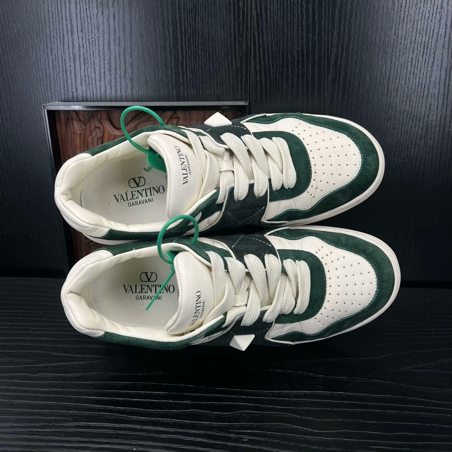 Valentino Valentino Green Lowtop Sneakers 41 Men Size US 8.5 / EU 41-42 - 5 Thumbnail