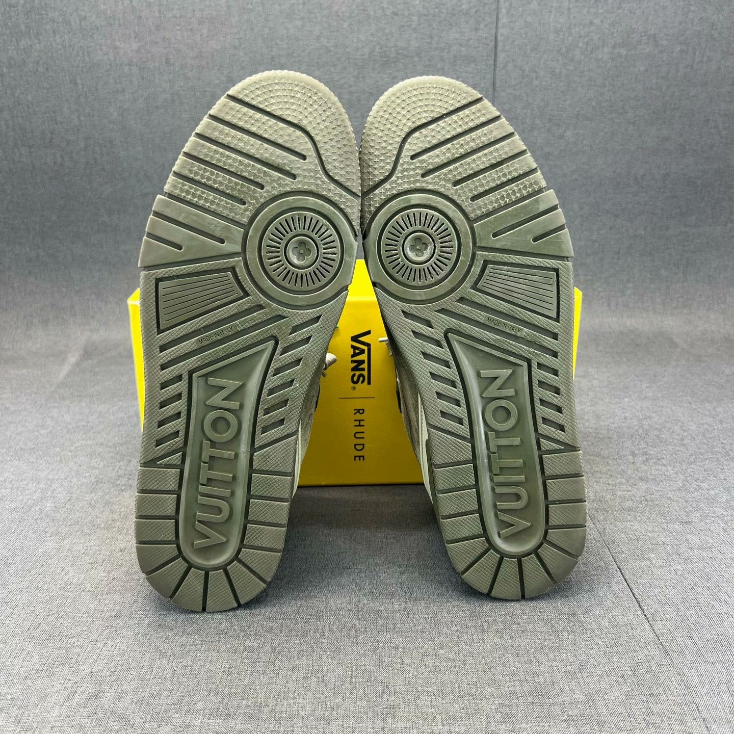 Louis Vuitton Louis Vuitton Training Green Lowtop Sneakers 42.5 Men Size US 9.5 / EU 42-43 - 6 Thumbnail
