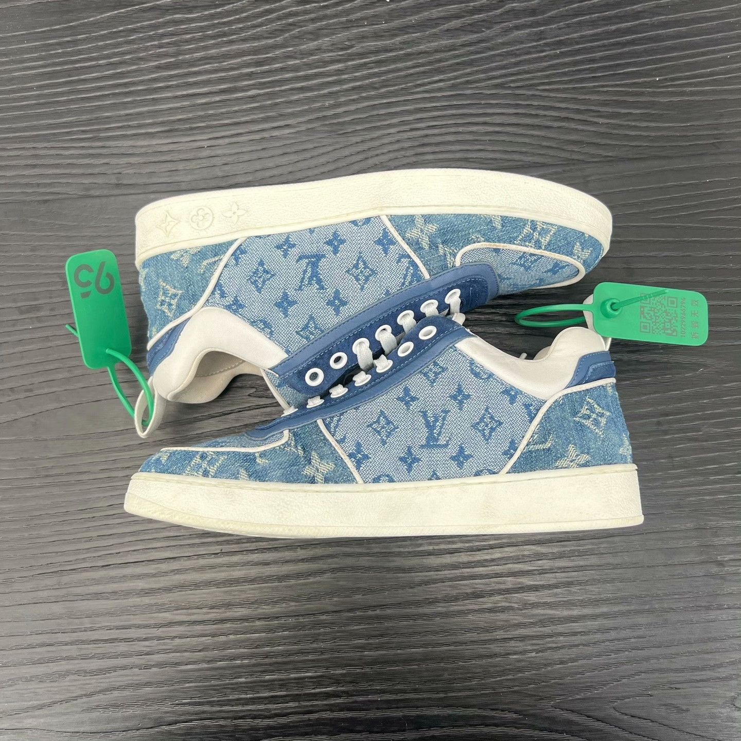 Louis Vuitton Louis Vuitton Denim Blue Lowtop Sneakers 37 Women Size US 6.5 / IT 36.5 - 3 Thumbnail