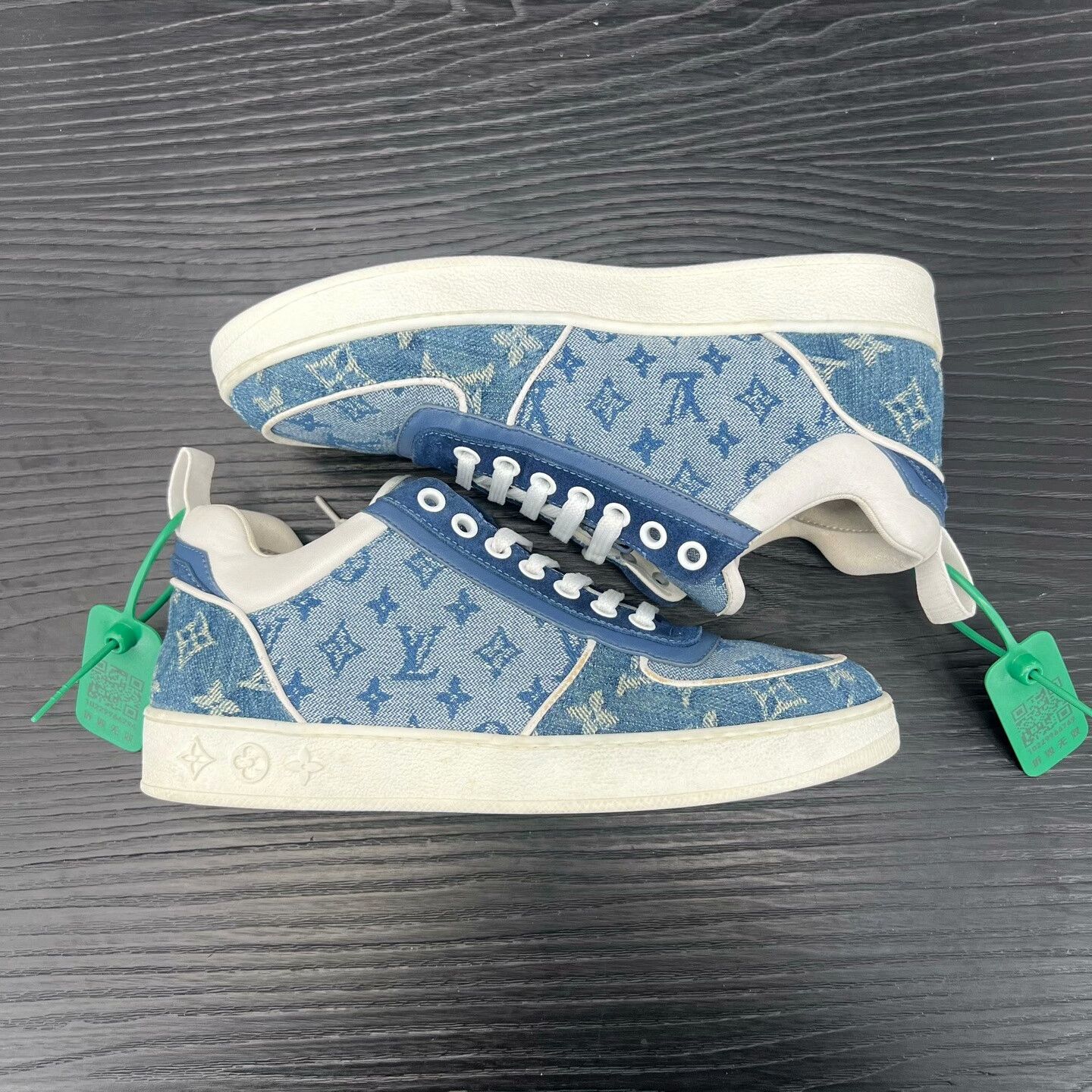 Louis Vuitton Louis Vuitton Denim Blue Lowtop Sneakers 37 Women Size US 6.5 / IT 36.5 - 2 Thumbnail