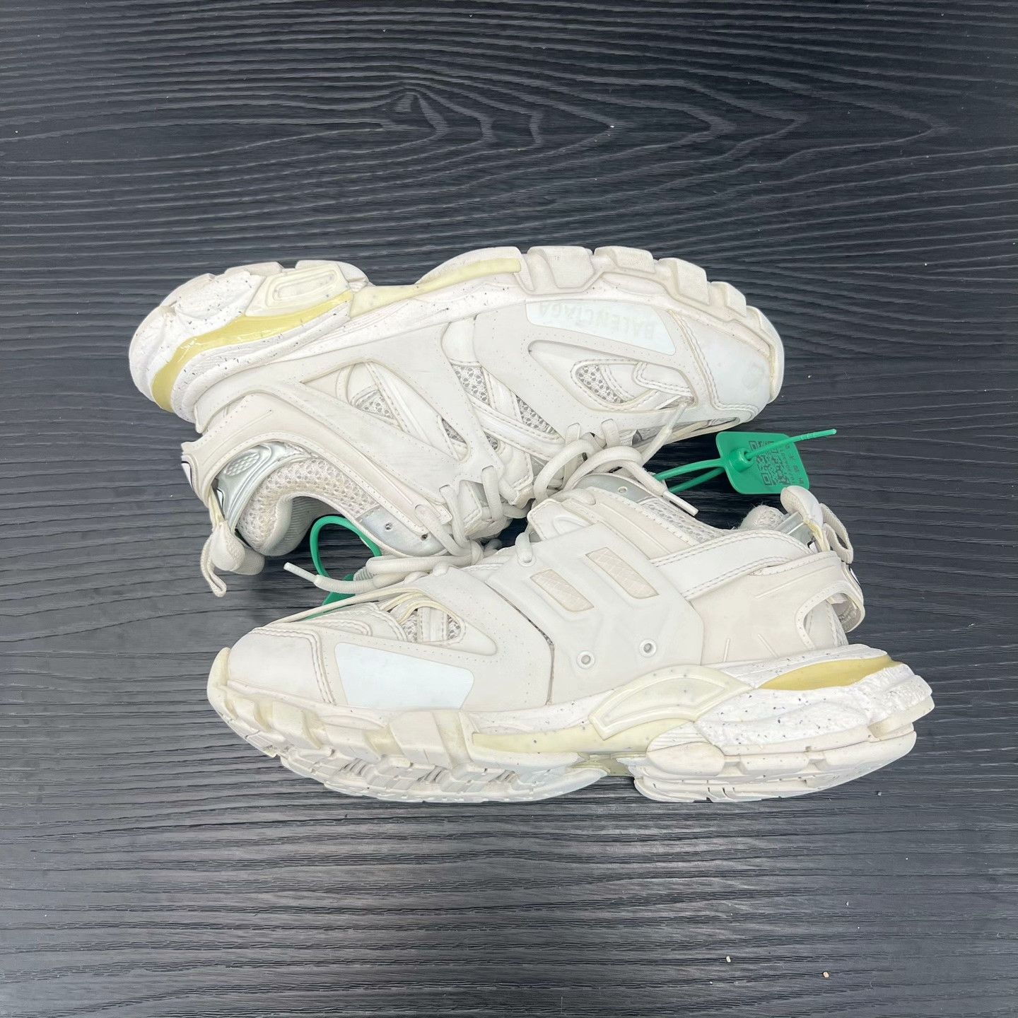 Balenciaga Balenciaga White Lowtop Sneakers 37 Women Size US 6.5 / IT 36.5 - 3 Thumbnail