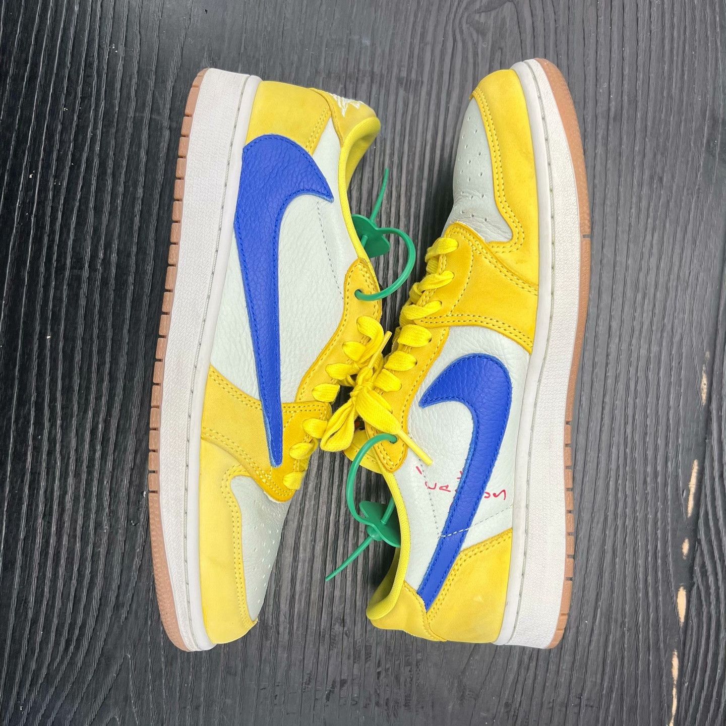 Nike Nike AJ1 Yellow Lowtop Sneakers 42 Men Size US 9 / EU 42 - 3 Thumbnail