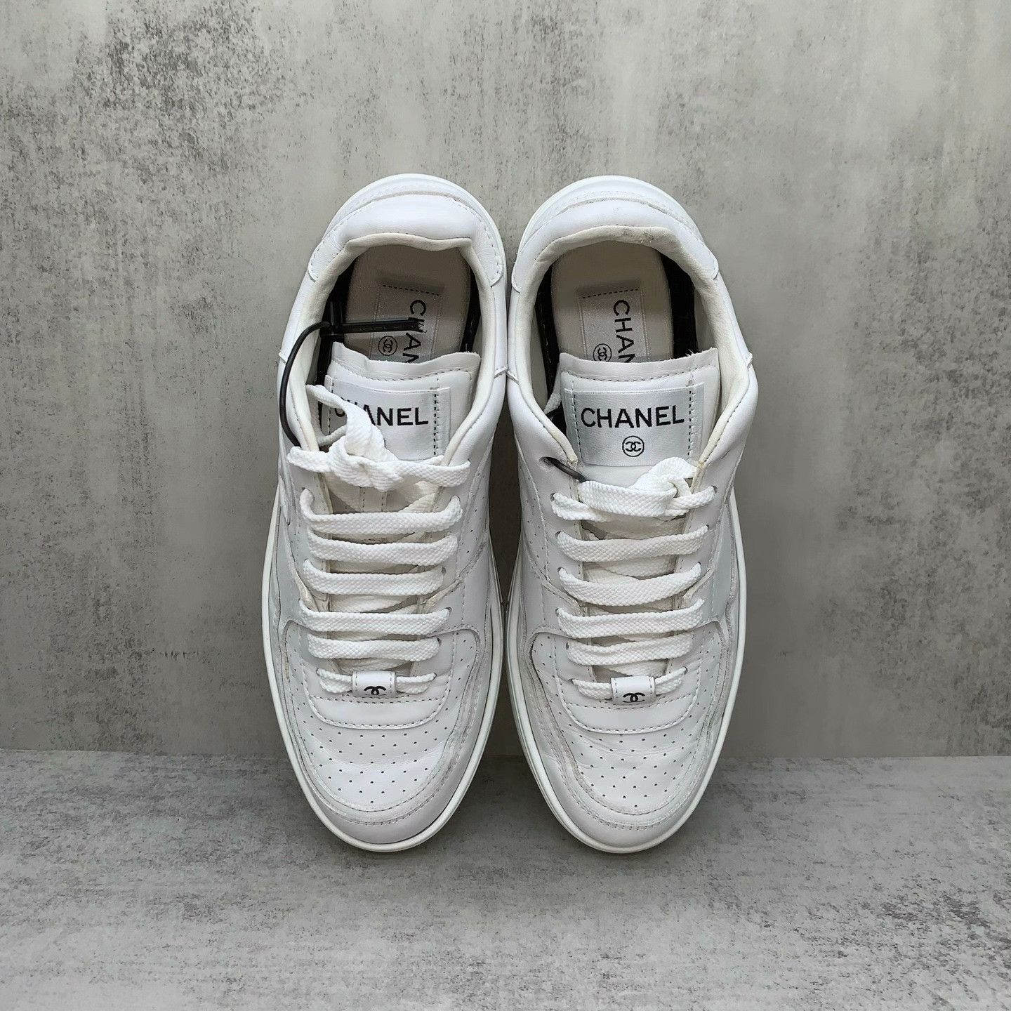 Chanel Chanel Retro White Lowtop Sneakers 37 Women Size US 6.5 / IT 36.5 - 6 Thumbnail