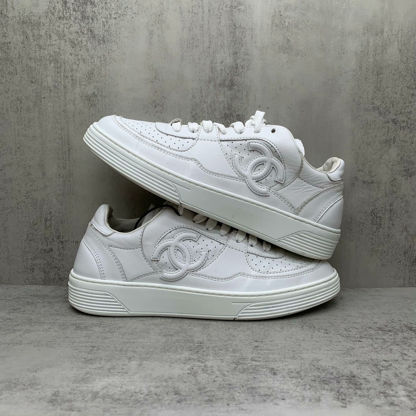 Chanel Chanel Retro White Lowtop Sneakers 37 Women Size US 6.5 / IT 36.5 - 2 Thumbnail