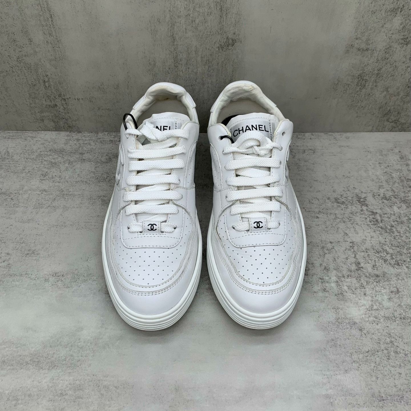 Chanel Chanel Retro White Lowtop Sneakers 37 Women Size US 6.5 / IT 36.5 - 4 Thumbnail