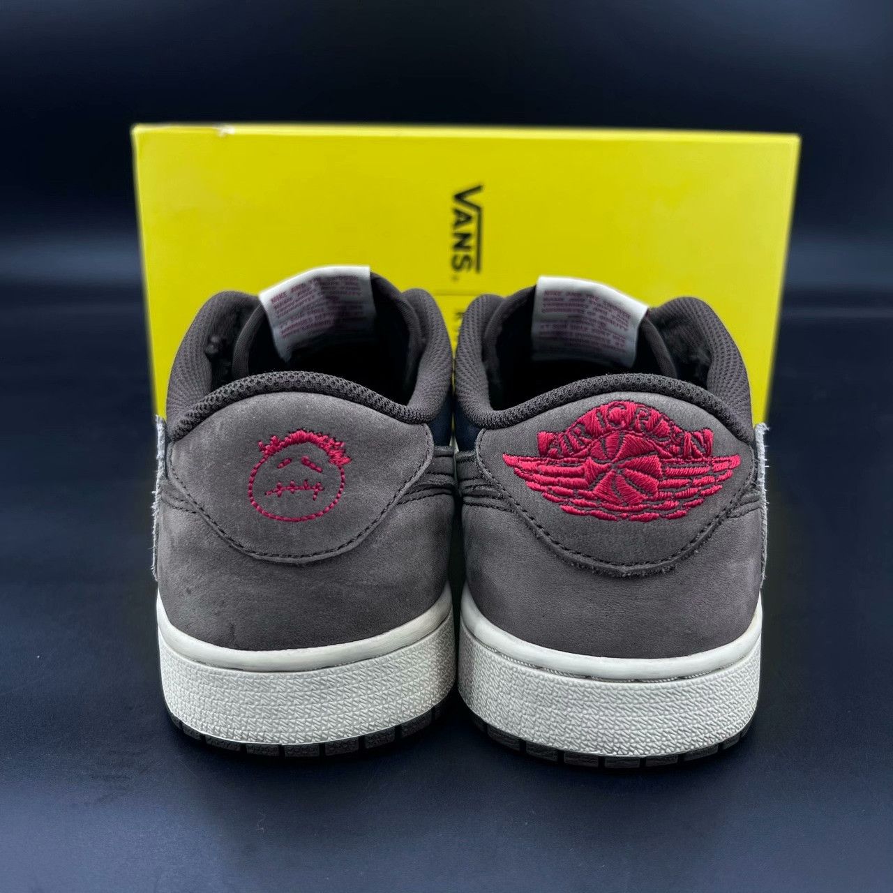 Nike Nike AJ1 Lowtop Sneakers 42 Men Size US 9 / EU 42 - 8 Thumbnail