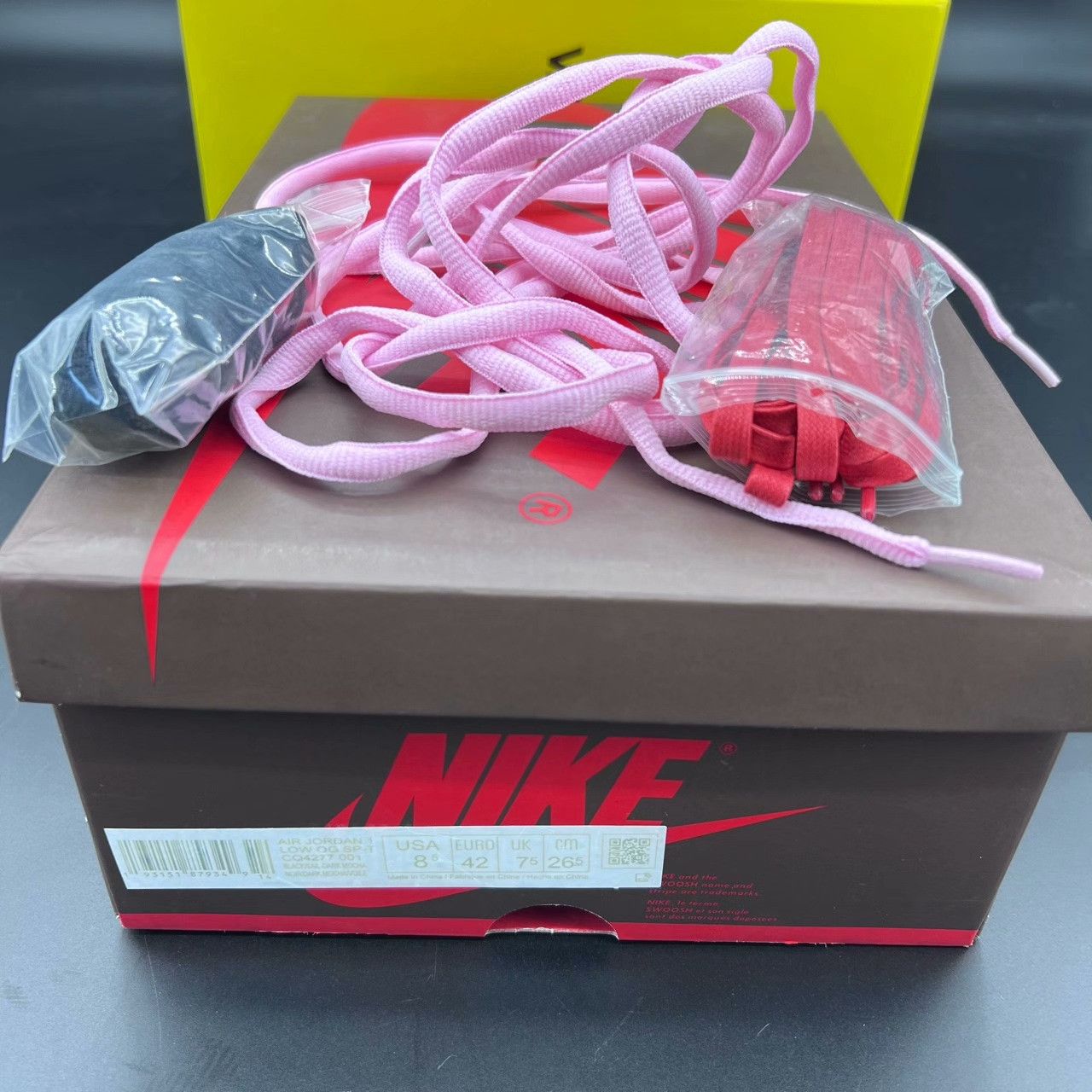 Nike Nike AJ1 Lowtop Sneakers 42 Men Size US 9 / EU 42 - 9 Thumbnail