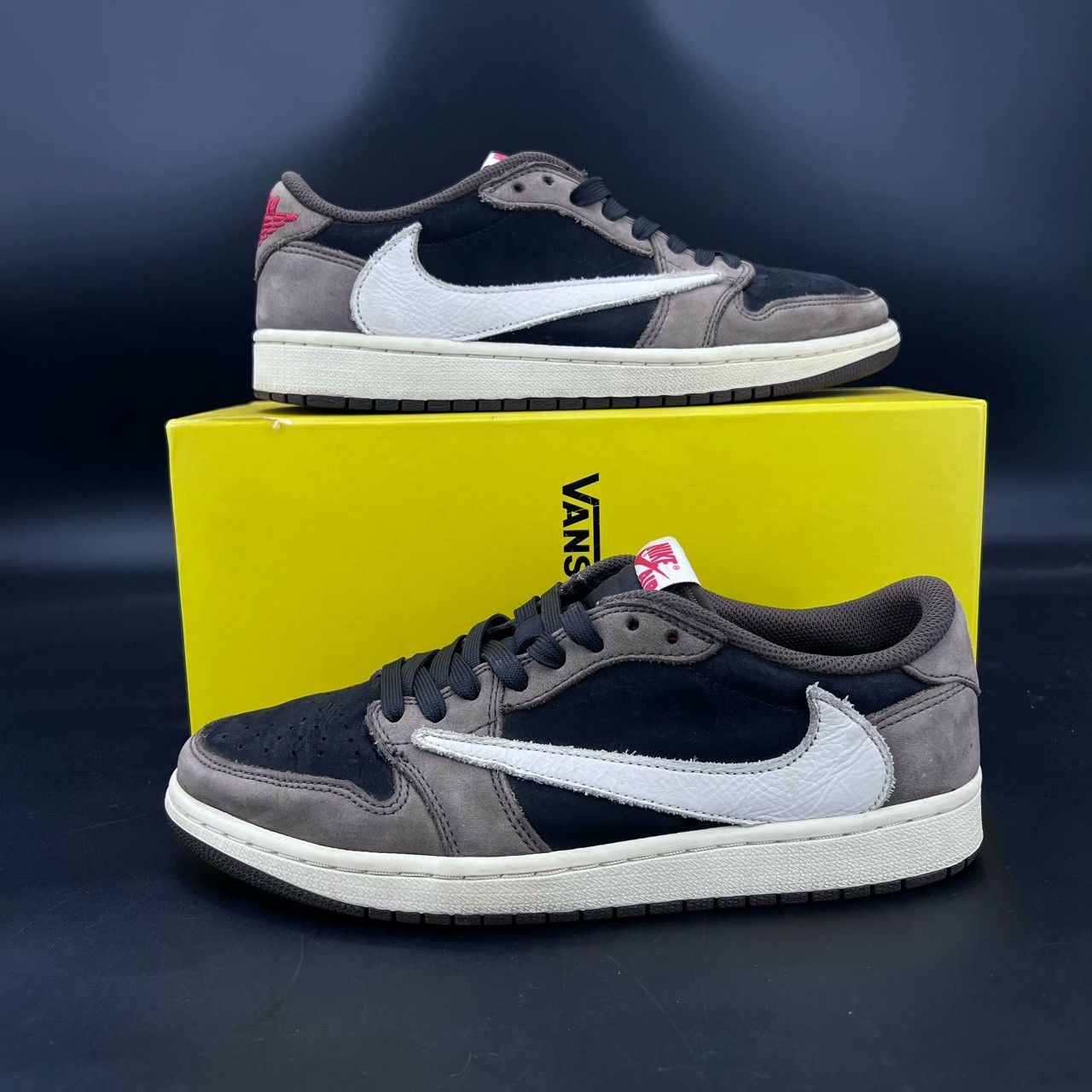 Nike Nike AJ1 Lowtop Sneakers 42 Men Size US 9 / EU 42 - 7 Thumbnail
