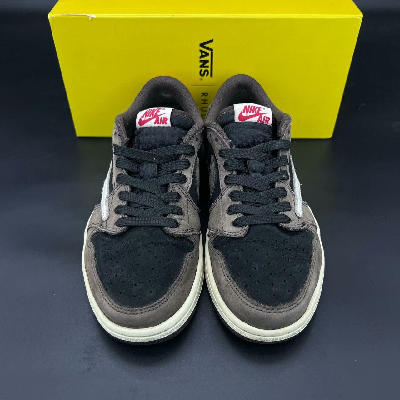 Nike Nike AJ1 Lowtop Sneakers 42 Men Size US 9 / EU 42 - 4 Thumbnail
