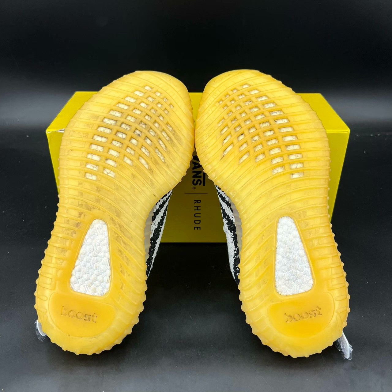 Yeezy Yeezy White Lowtop Sneakers 38 Men Size US 6 / EU 39 - 4 Thumbnail
