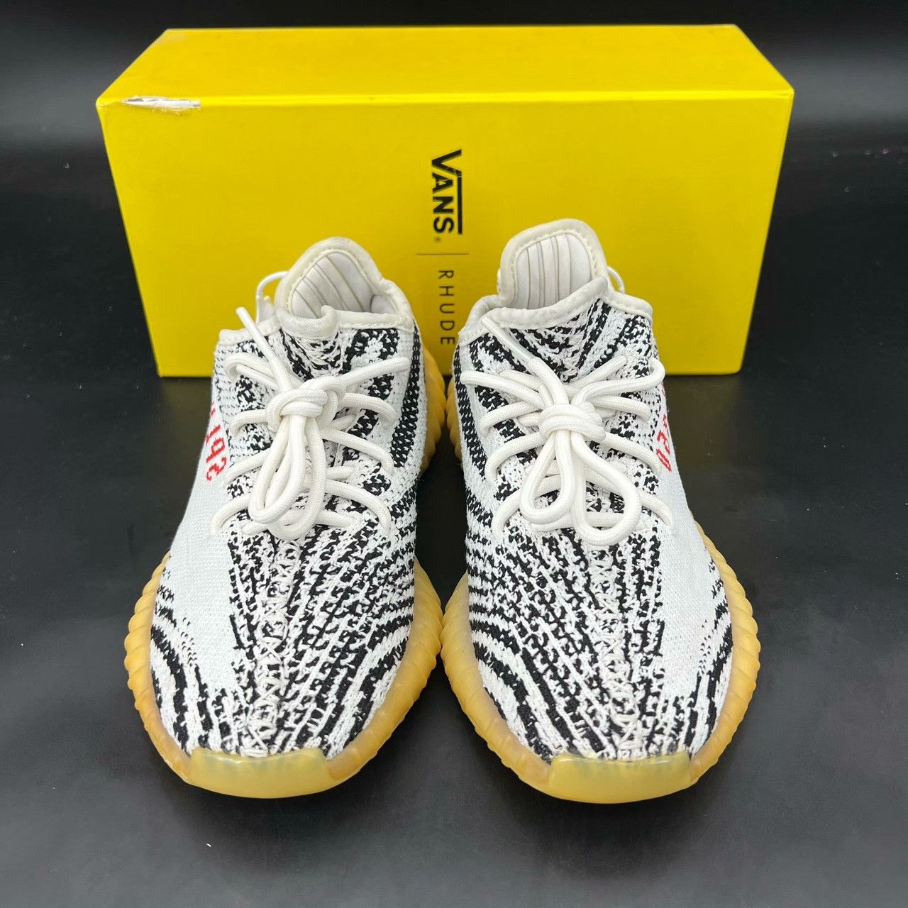 Yeezy Yeezy White Lowtop Sneakers 38 Men Size US 6 / EU 39 - 7 Thumbnail