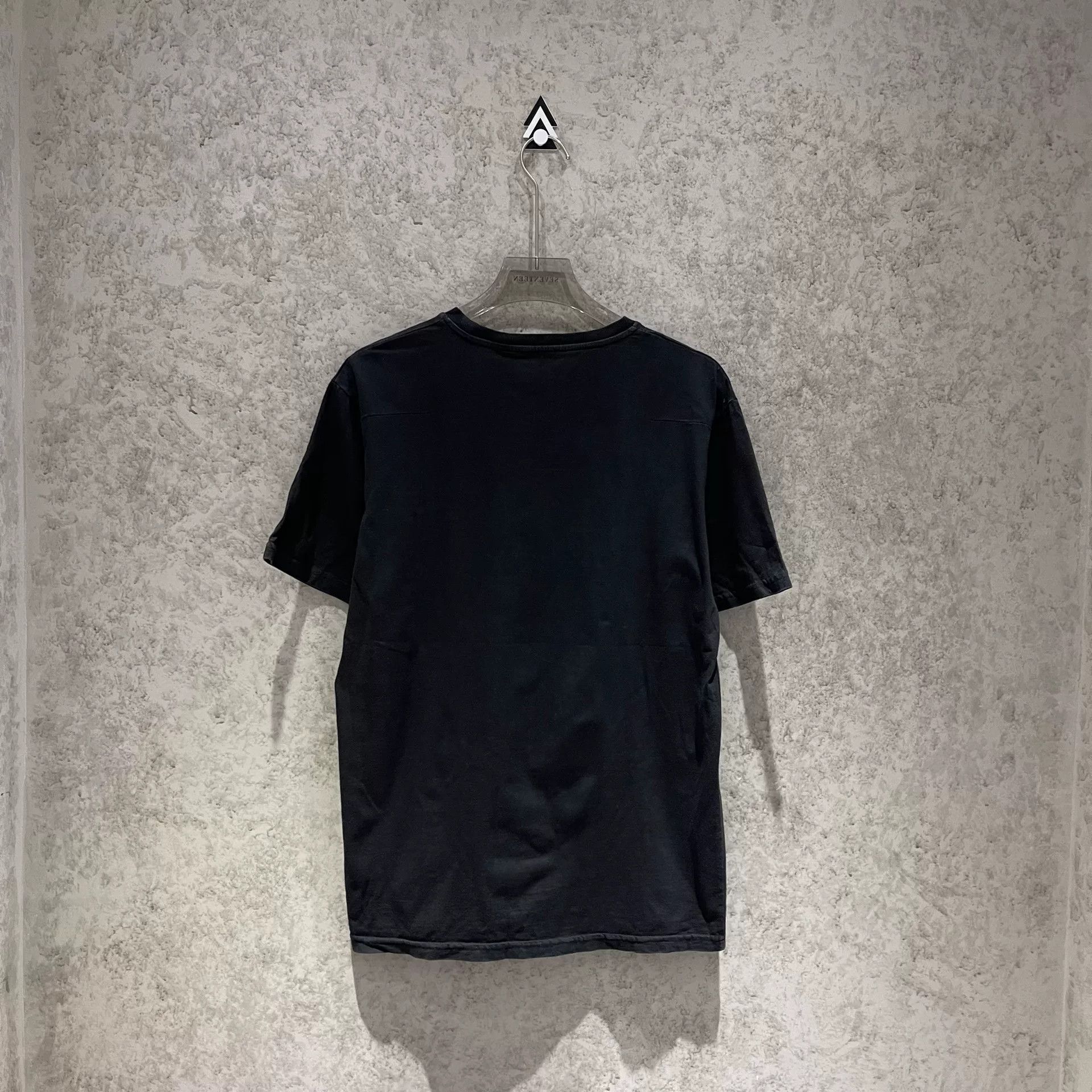 Dior Dior x Kaws Black Bee Short Sleeve Size US S / EU 44-46 / 1 - 3 Thumbnail