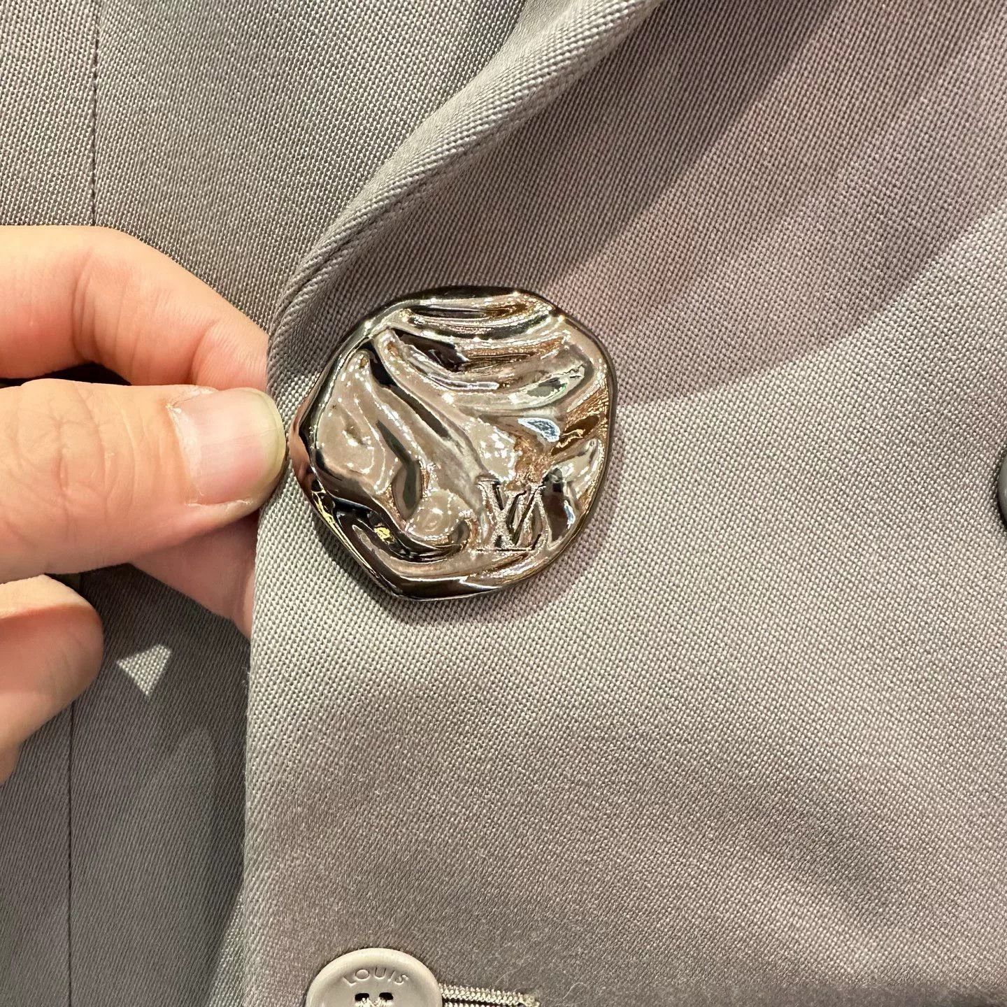 Louis Vuitton Louis Vuitton Double-Breasted Blazer Size US S / EU 44-46 / 1 - 4 Thumbnail