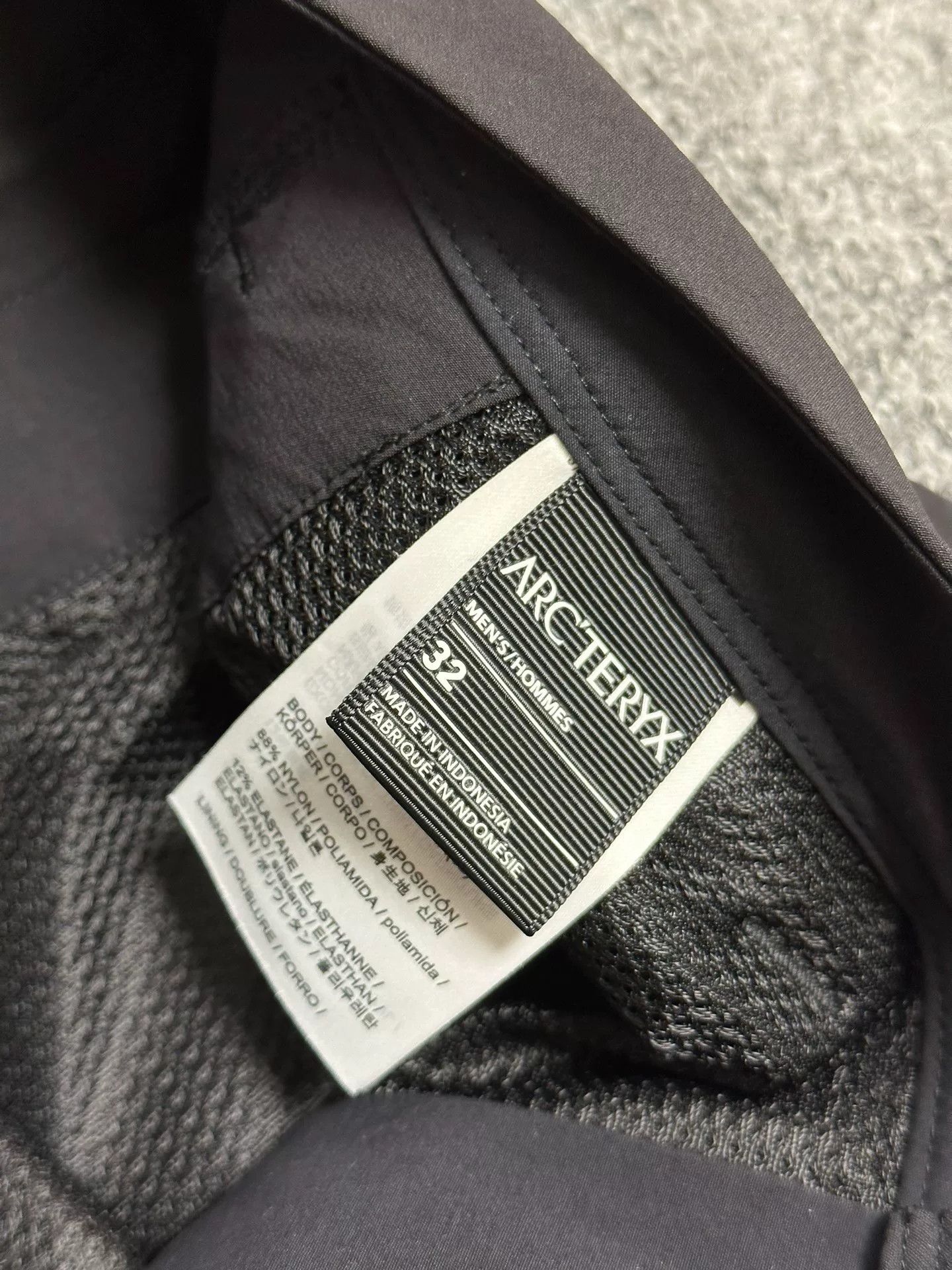 Arc'teryx ARC'TERYX RAMPART 9'' Short Size US 32 / EU 48 - 3 Thumbnail