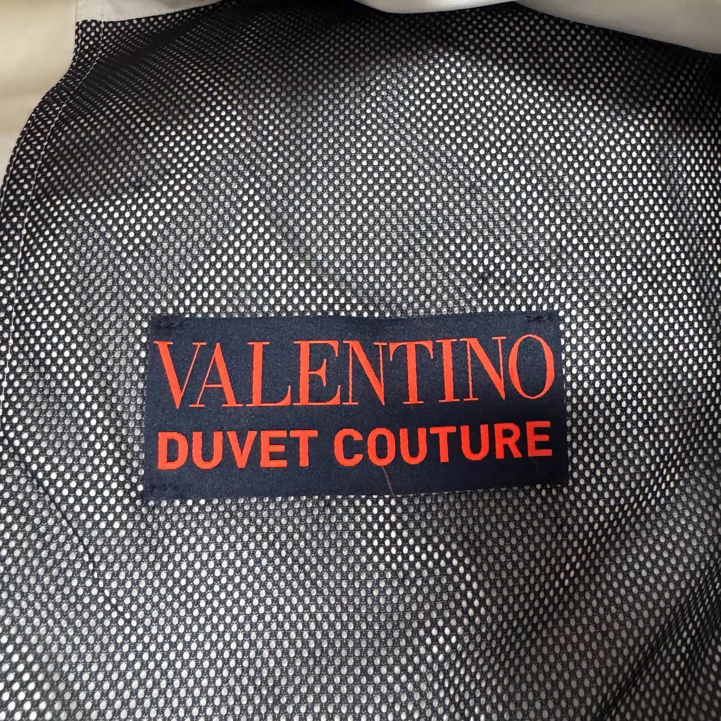Valentino White Puffer Jacket with Hood - Size S Size US S / EU 44-46 / 1 - 4 Thumbnail