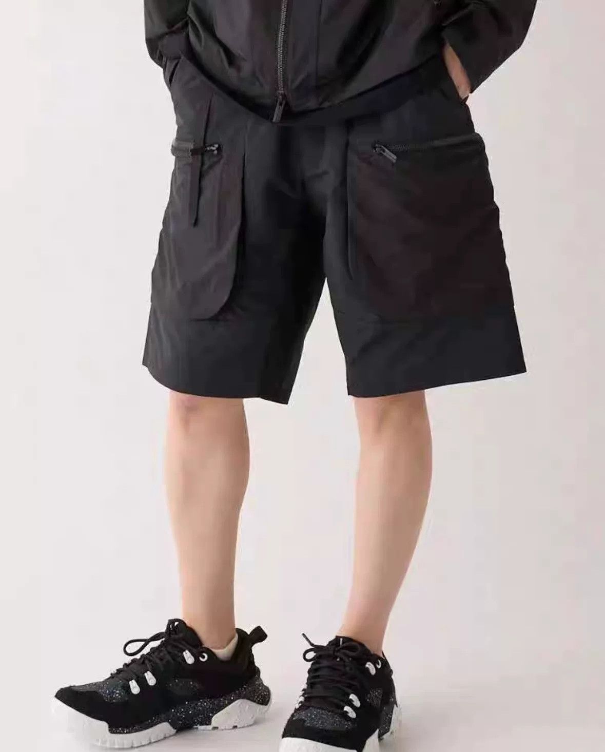 White Mountaineering White Mountaineering 24SS TAFFETA Cargo Shorts Size US 28 / EU 44 - 5 Thumbnail