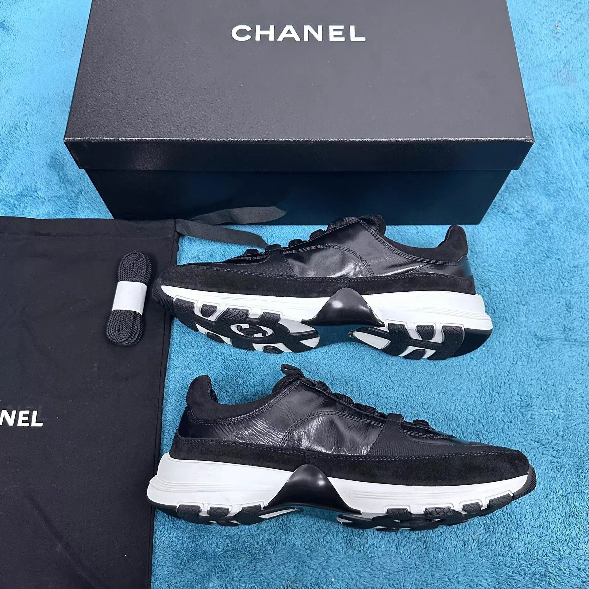 Chanel Black Low-Top Sneakers Size 10 Size US 10 / EU 43 - 3 Thumbnail