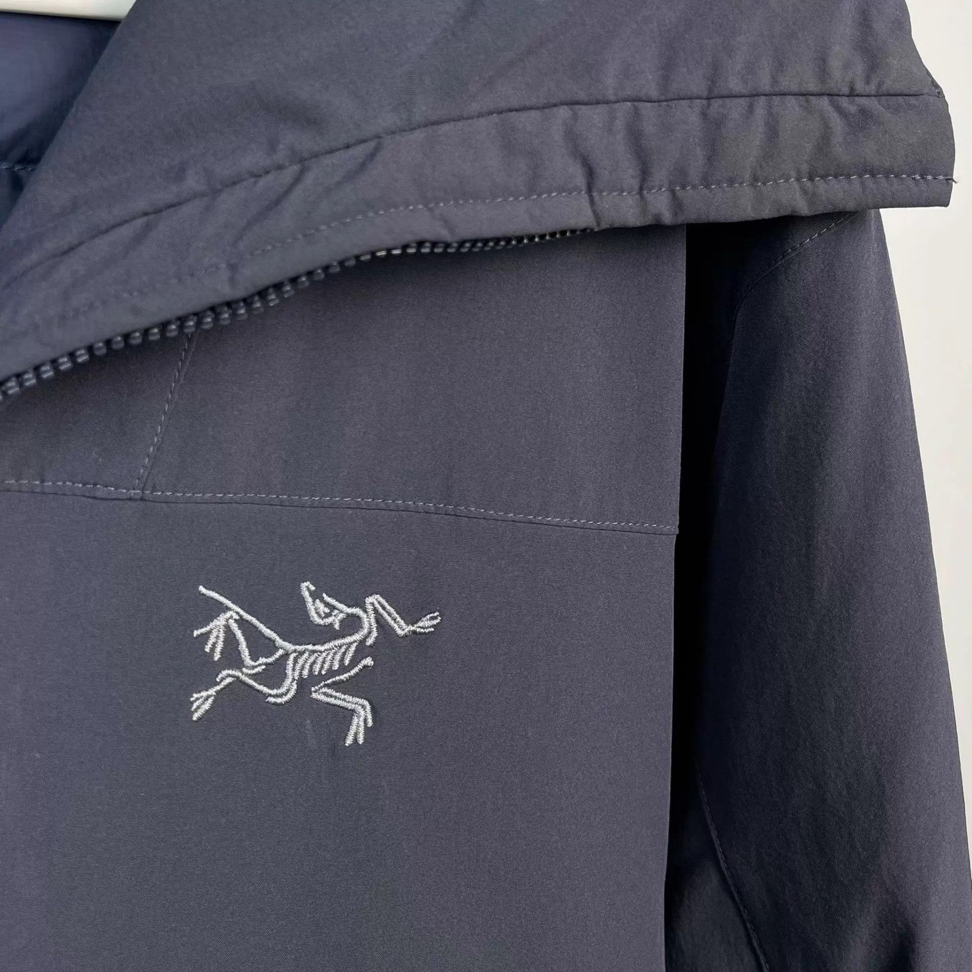 Arc'teryx Black Hooded Padded Jacket Size S Size US S / EU 44-46 / 1 - 3 Thumbnail