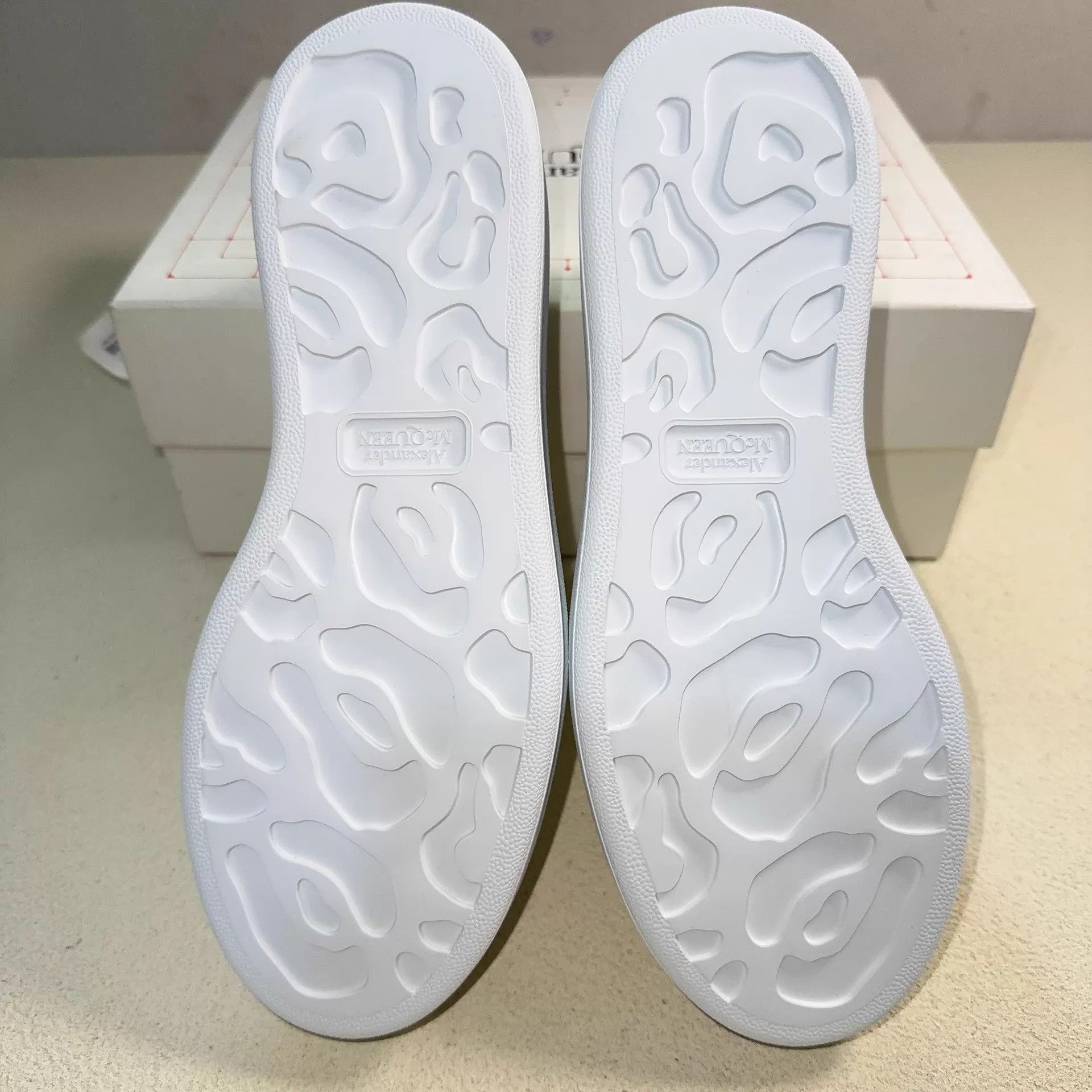 Alexander McQueen White Platform Low Top Sneakers Size 8.5 Size US 8.5 / EU 41-42 - 4 Thumbnail