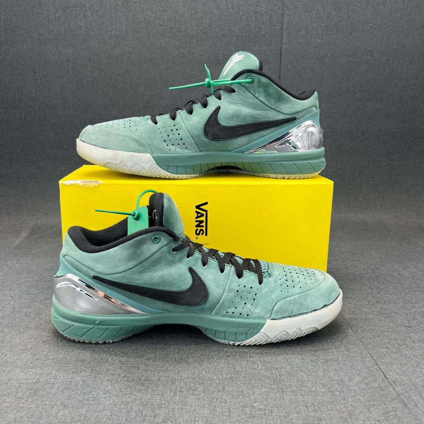 Nike Nike Green Lowtop Sneakers 44.5 Men Size US 11 / EU 44 - 3 Thumbnail