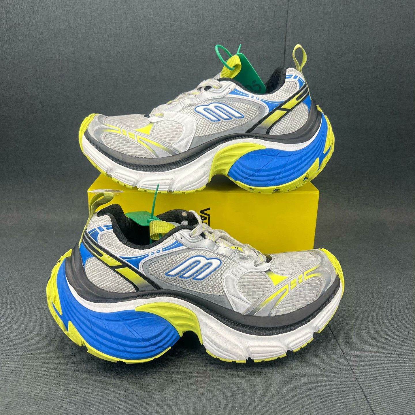 Balenciaga Balenciaga Multi Lowtop Sneakers XL Men Size US 10 / EU 43 - 3 Thumbnail