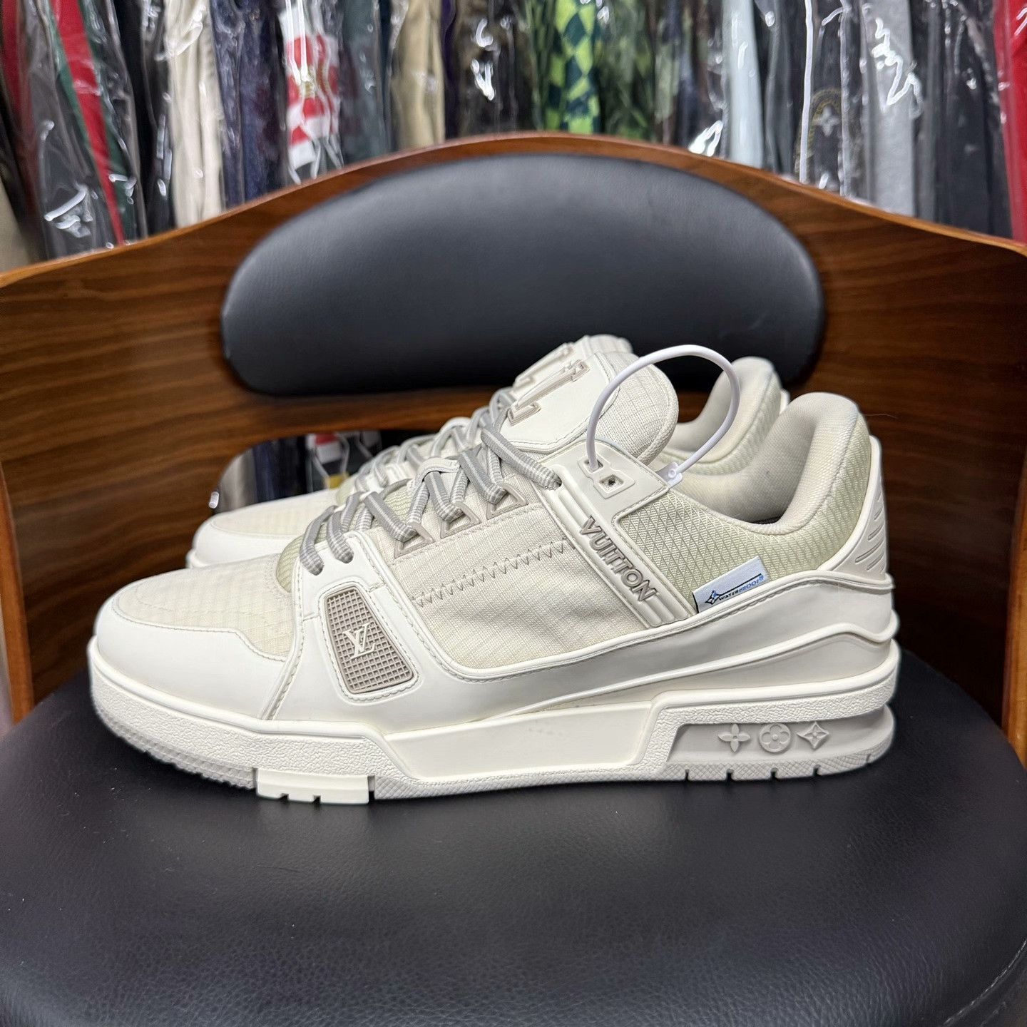 Louis Vuitton Louis Vuitton Training Gray Lowtop Sneakers 26 Men Size US 10 / EU 43 - 6 Thumbnail