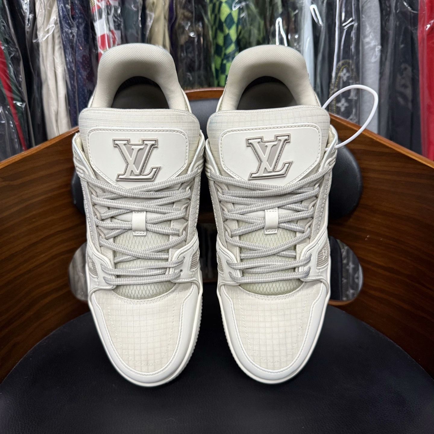 Louis Vuitton Louis Vuitton Training Gray Lowtop Sneakers 26 Men Size US 10 / EU 43 - 5 Thumbnail