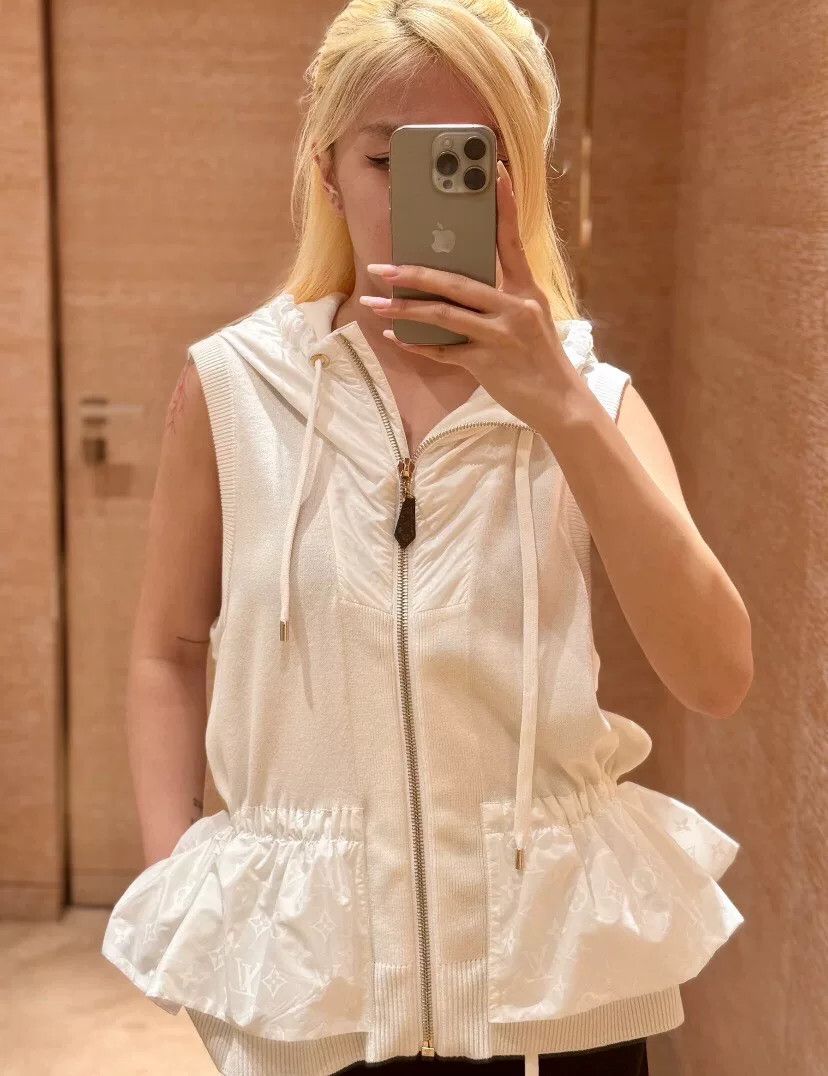 Louis Vuitton Louis Vuitton White Jacket S Women Size S / US 4 / IT 40 - 8 Thumbnail