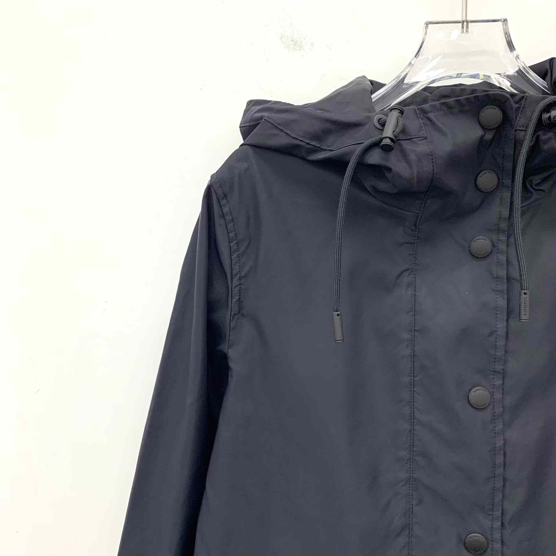Burberry Burberry Black Light Jacket XS Men Size US XS / EU 42 / 0 - 3 Thumbnail
