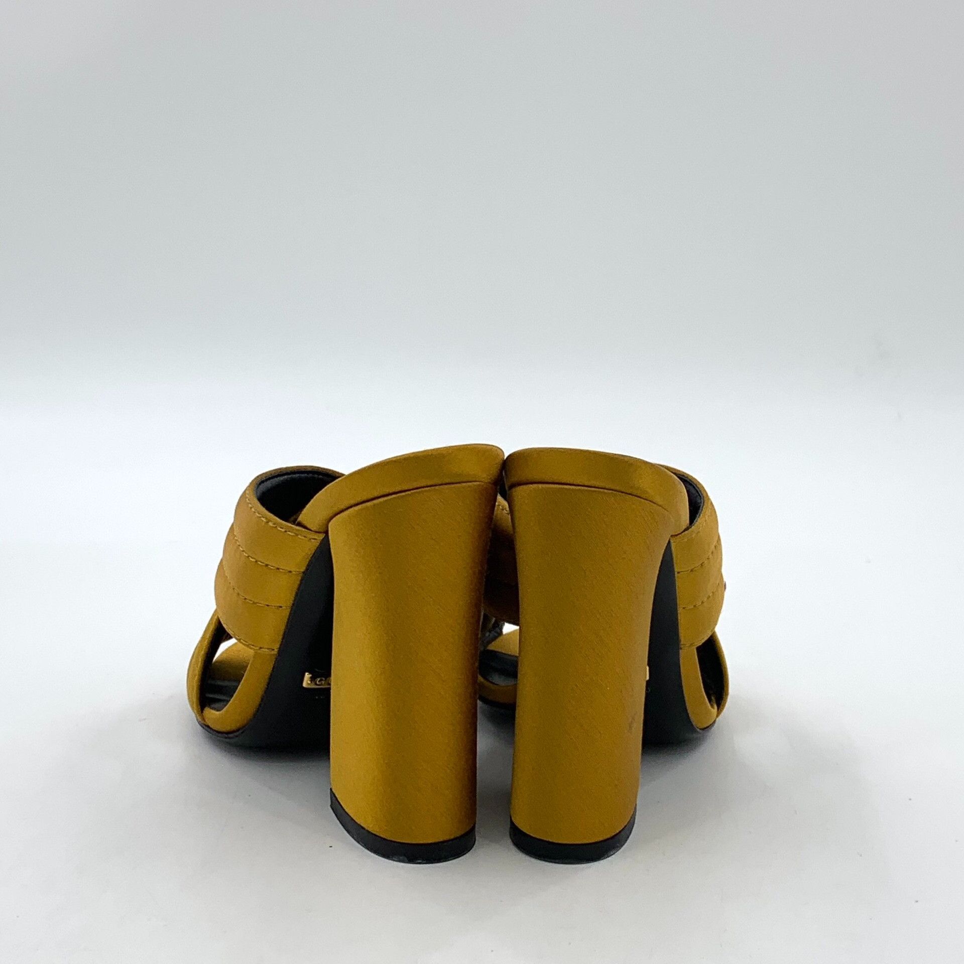 Gucci Gucci Yellow Sandals 34 Women Size US 4 / IT 34 - 4 Thumbnail