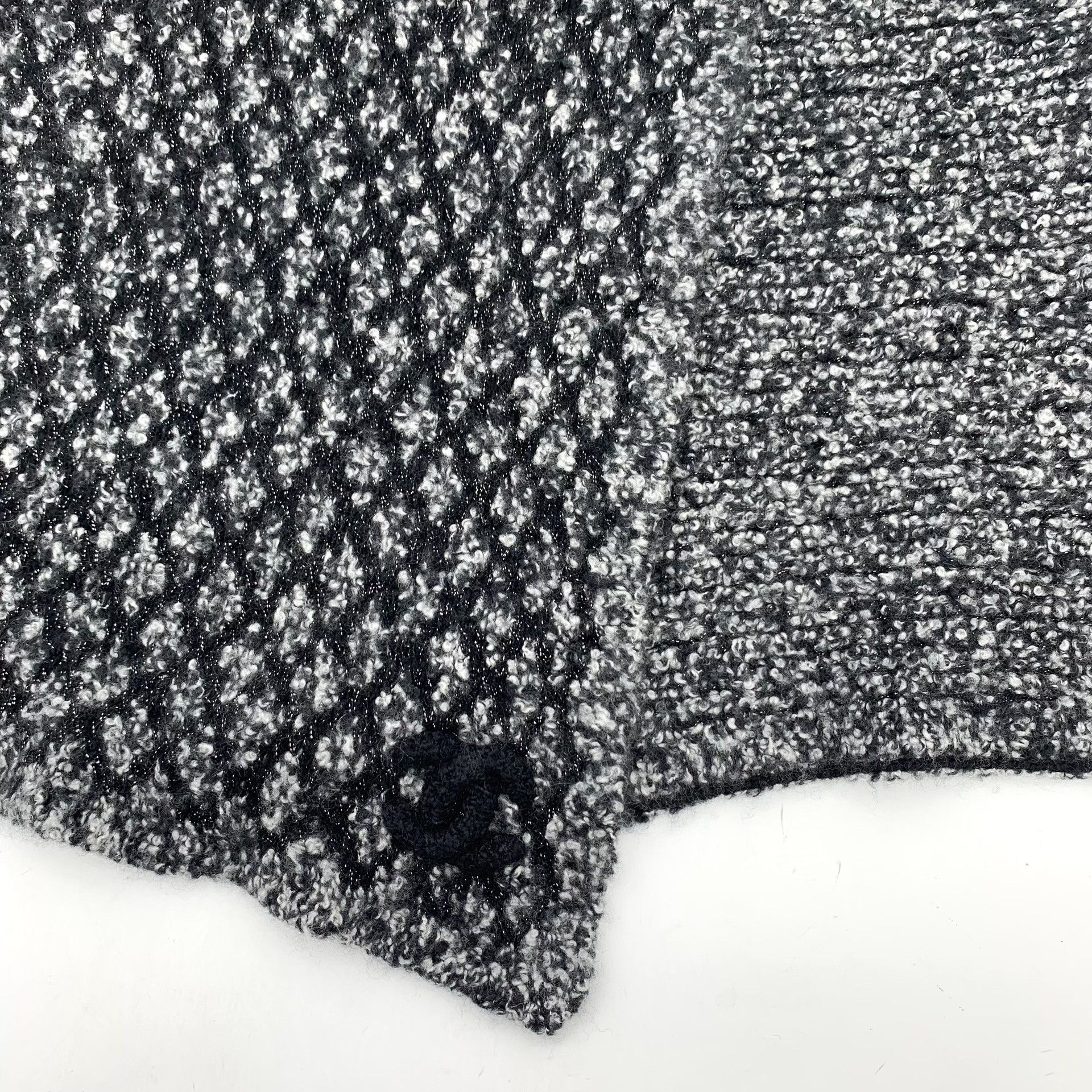 Chanel Chanel Embroidered Gray Scarf 35 Men Size ONE SIZE - 6 Thumbnail