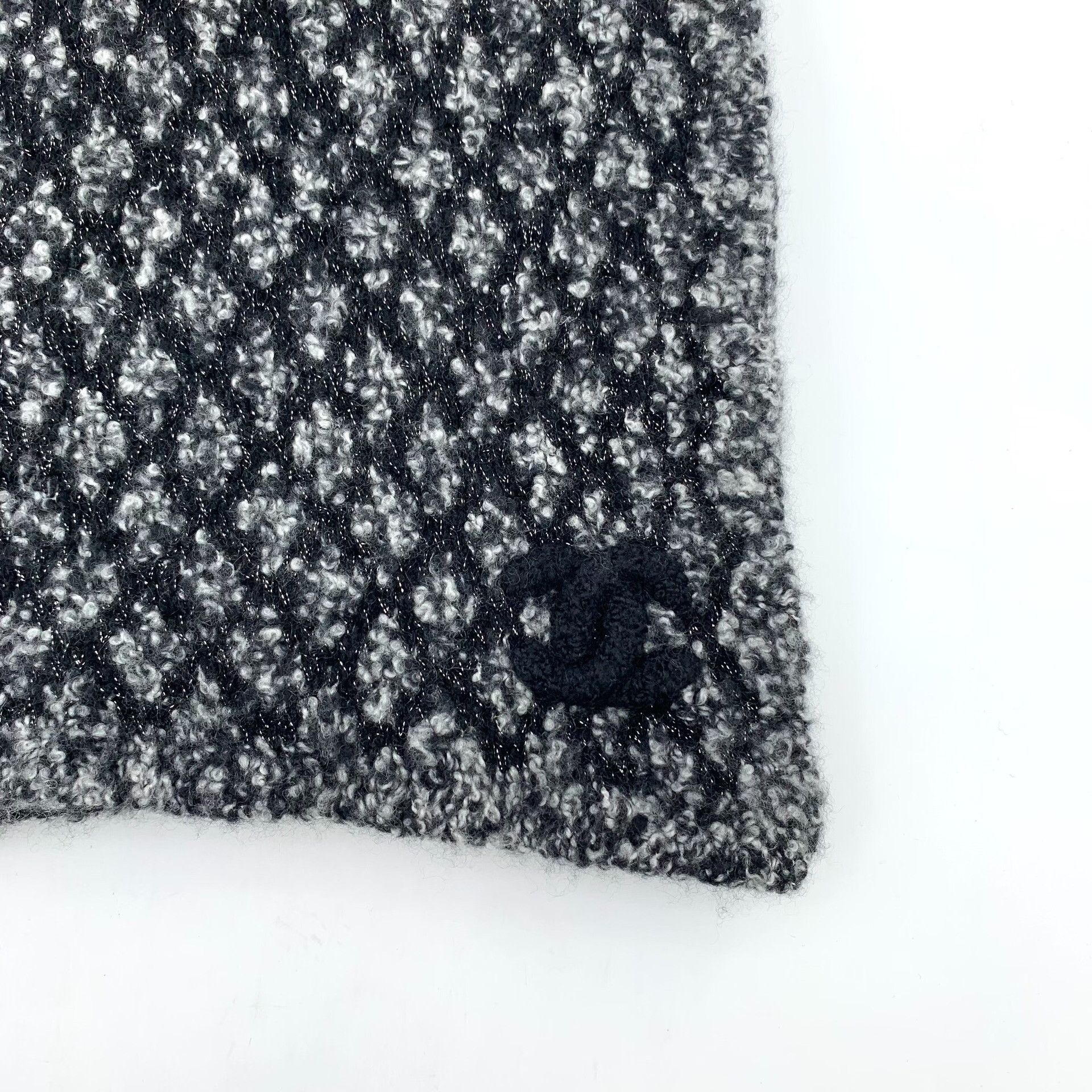 Chanel Chanel Embroidered Gray Scarf 35 Men Size ONE SIZE - 4 Thumbnail