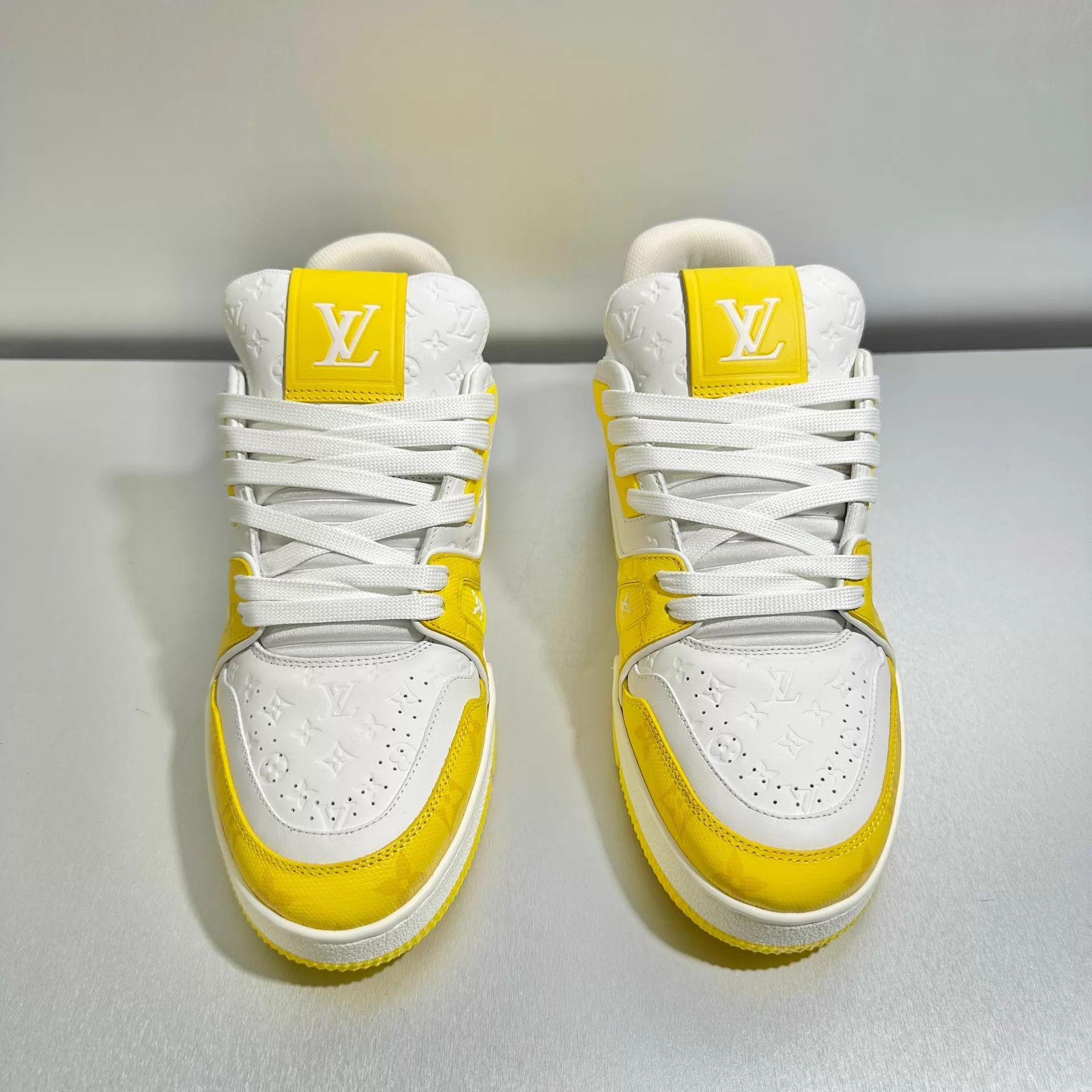 Louis Vuitton Yellow Low-Top Sneakers Size 7 Size US 7 / EU 40 - 2 Thumbnail