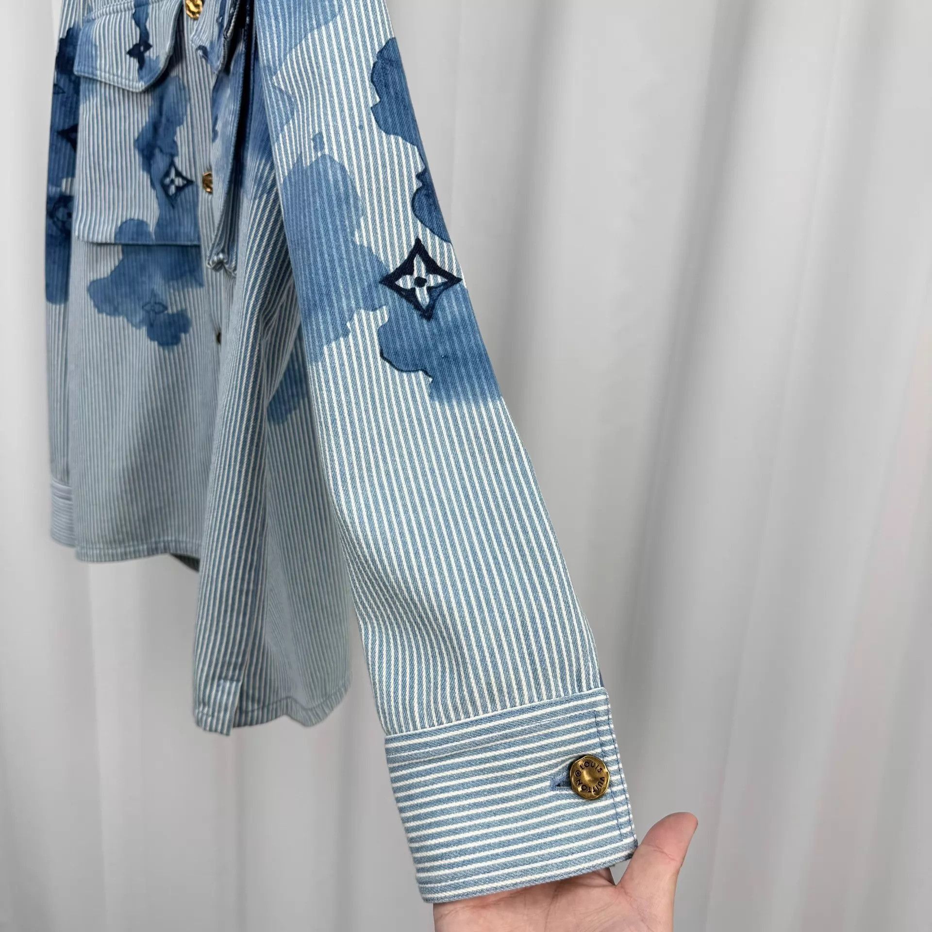 Louis Vuitton Blue Striped Button-Up Shirt with Abstract Print Size US M / EU 48-50 / 2 - 4 Thumbnail