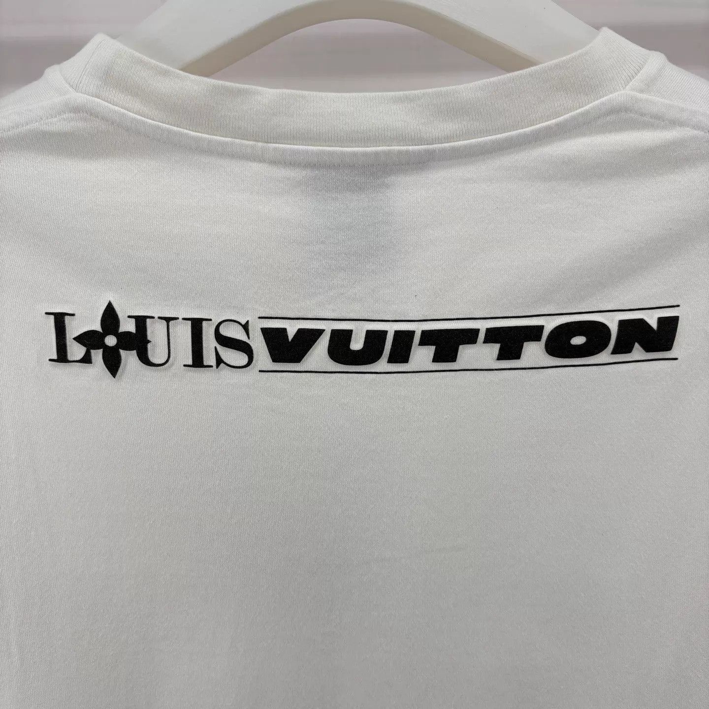 Louis Vuitton White Short Sleeve Graphic T-Shirt Size US XL / EU 56 / 4 - 4 Thumbnail