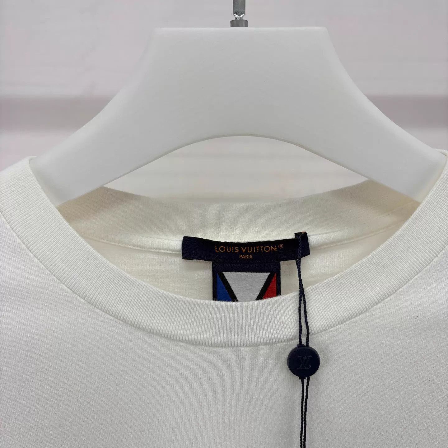 Louis Vuitton White Short Sleeve Graphic T-Shirt Size US XL / EU 56 / 4 - 3 Thumbnail