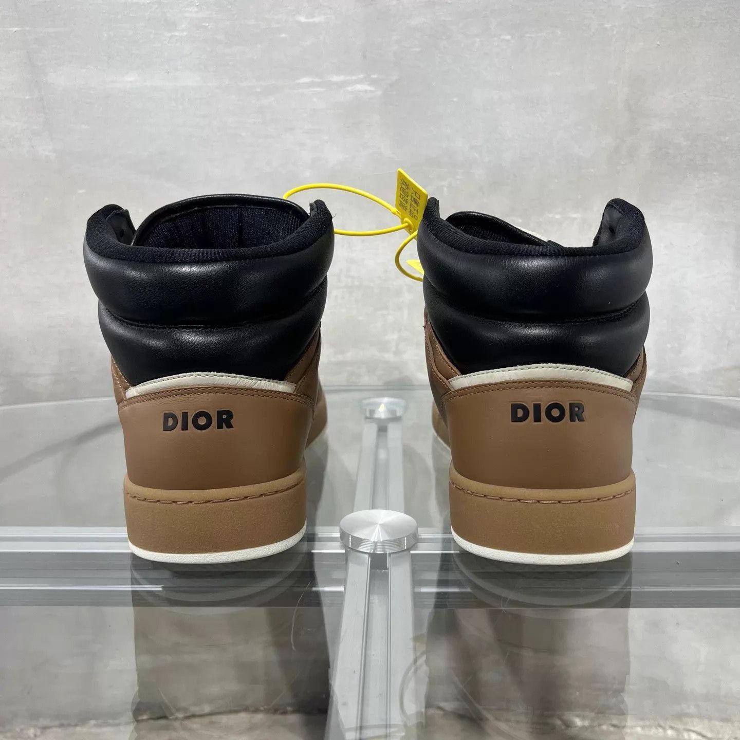 Dior Beige High-Top Sneakers Size 11 Size US 11 / EU 44 - 6 Thumbnail