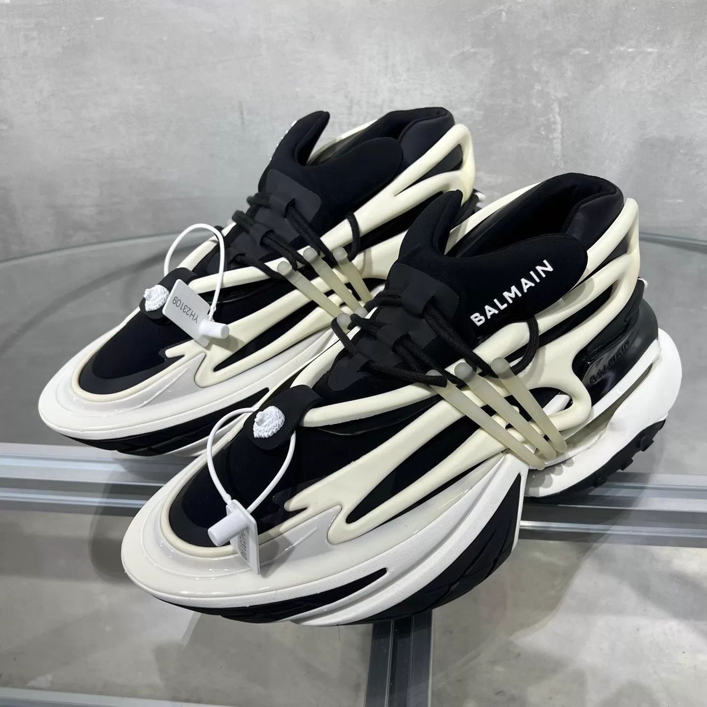 Balmain Multi-Color Low-Top Sneakers Size 9 Size US 9 / EU 42 - 2 Thumbnail