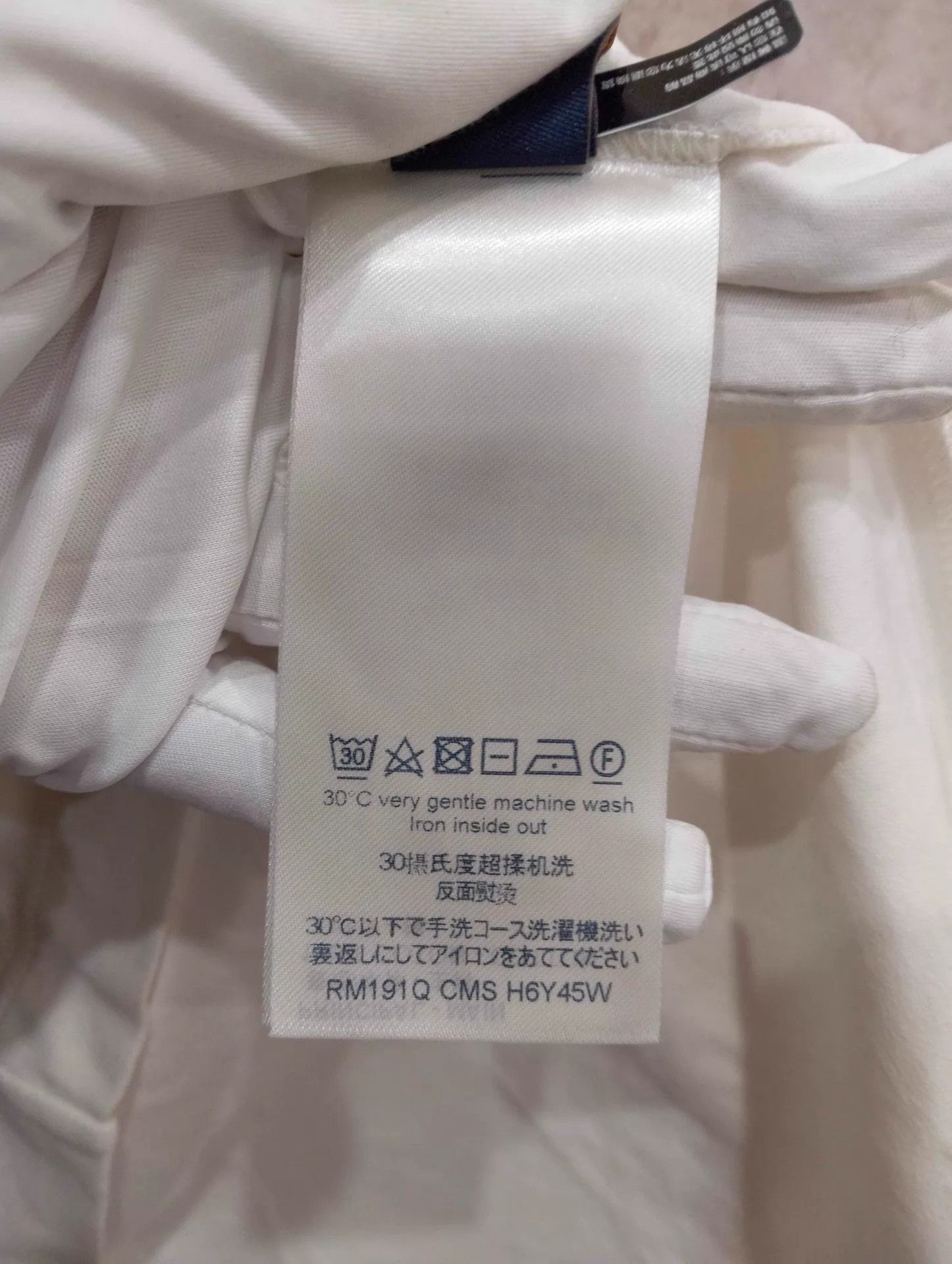 Louis Vuitton White Short-Sleeve T-Shirt with Chest Pocket Size US M / EU 48-50 / 2 - 4 Thumbnail
