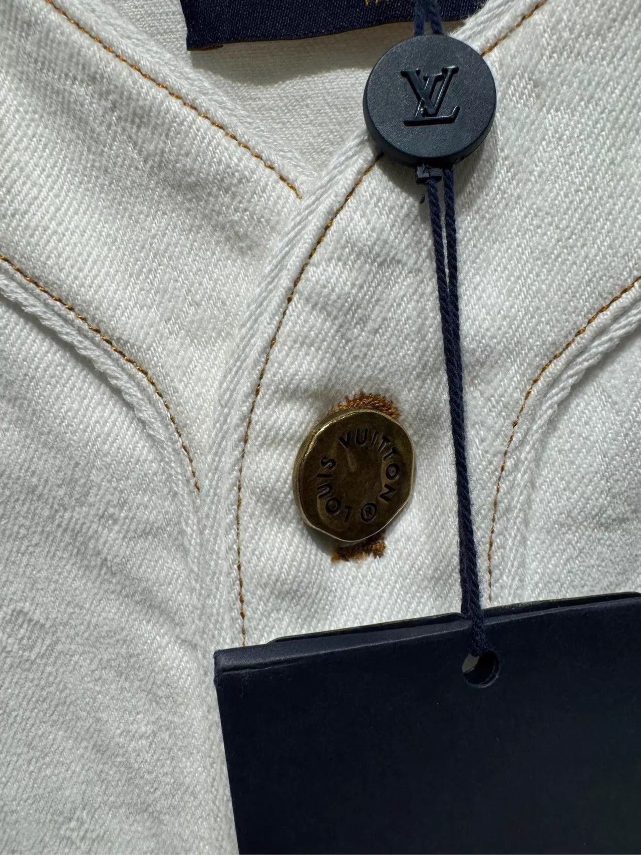 Louis Vuitton White Short Sleeve Button-Up Shirt Size US S / EU 44-46 / 1 - 4 Thumbnail