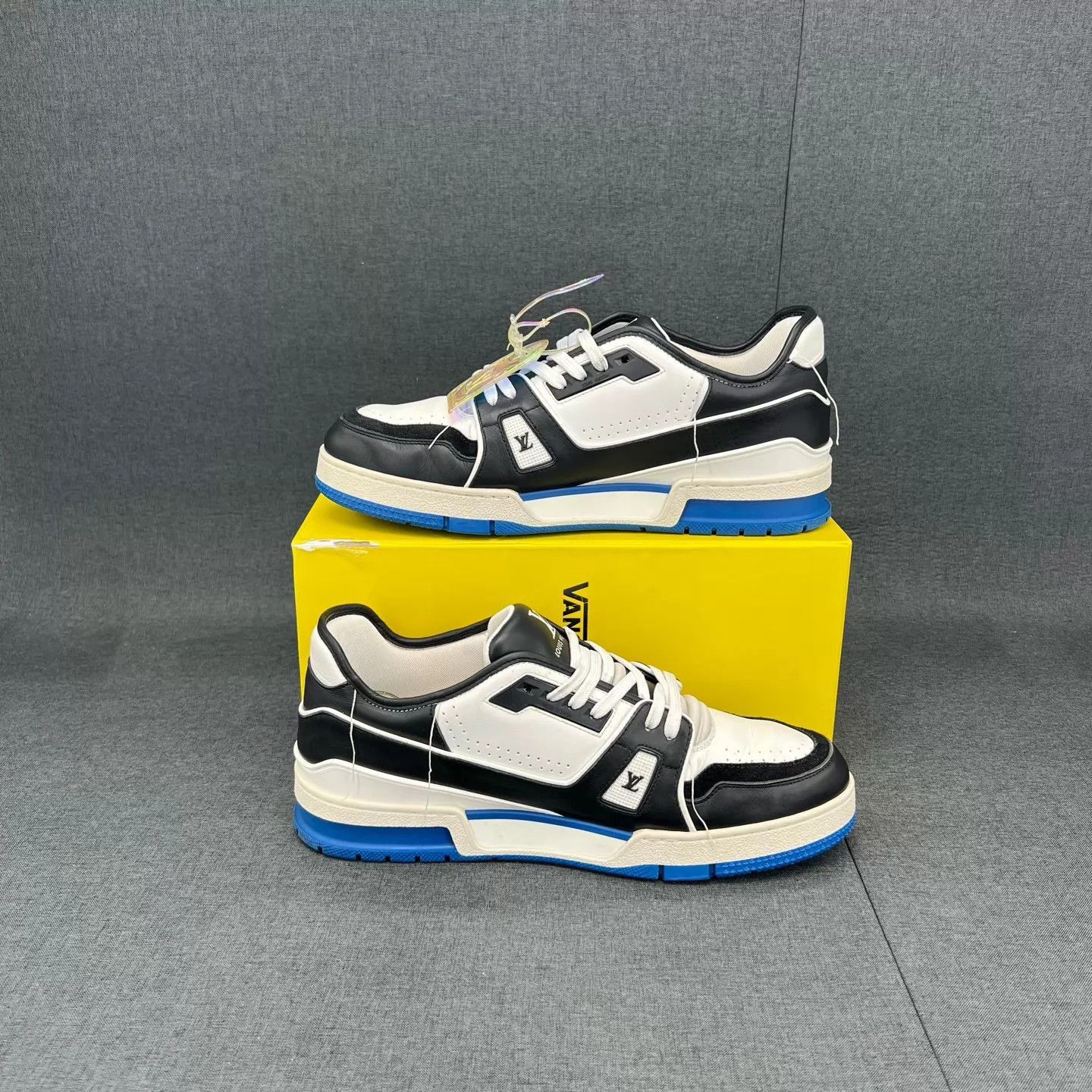 Louis Vuitton Multi-Color Low-Top Sneakers Size 9.5 Size US 9.5 / EU 42-43 - 2 Thumbnail