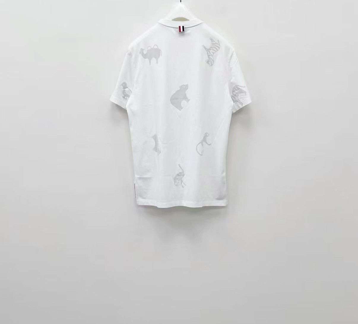 Thom Browne White Animal Print Short Sleeve T-Shirt Size US L / EU 52-54 / 3 - 6 Thumbnail