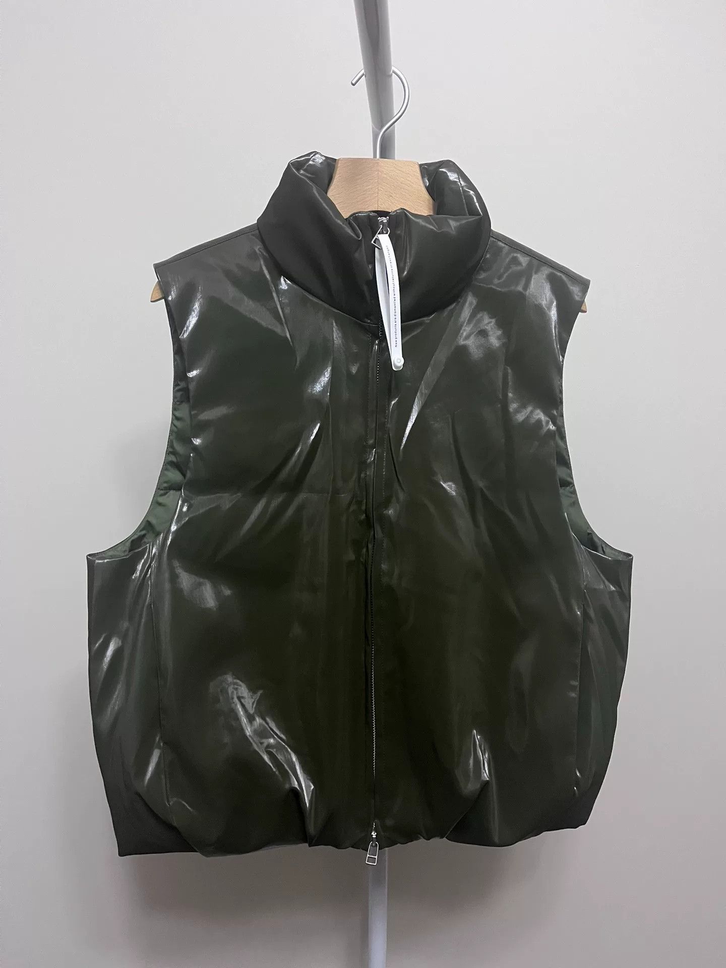Omar Afridi Omar Afridi 24AW Foamed Glossy Down Vest Size US M / EU 48-50 / 2 - 4 Thumbnail