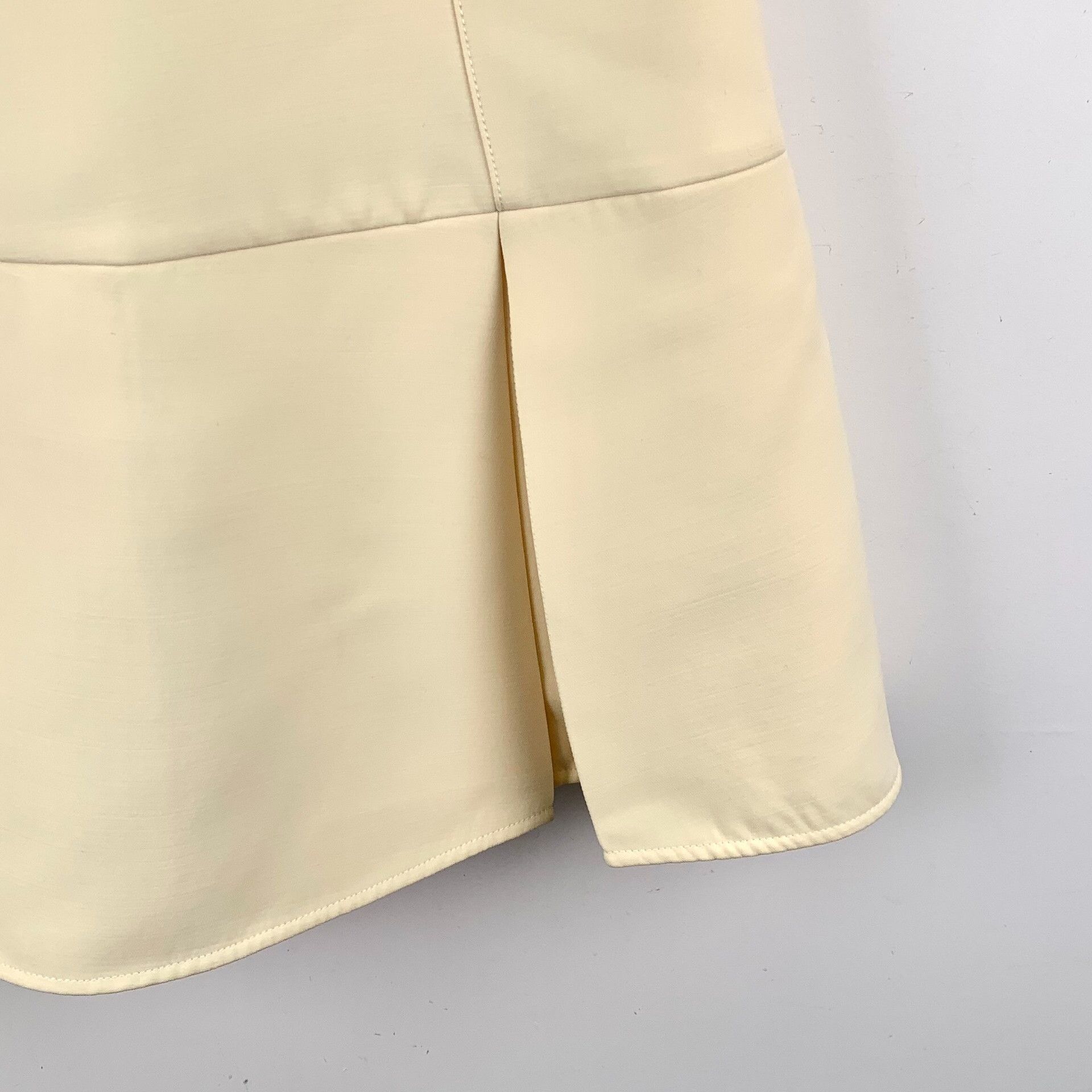 Louis Vuitton Louis Vuitton Beige Dress M Women Size M / US 6-8 / IT 42-44 - 4 Thumbnail