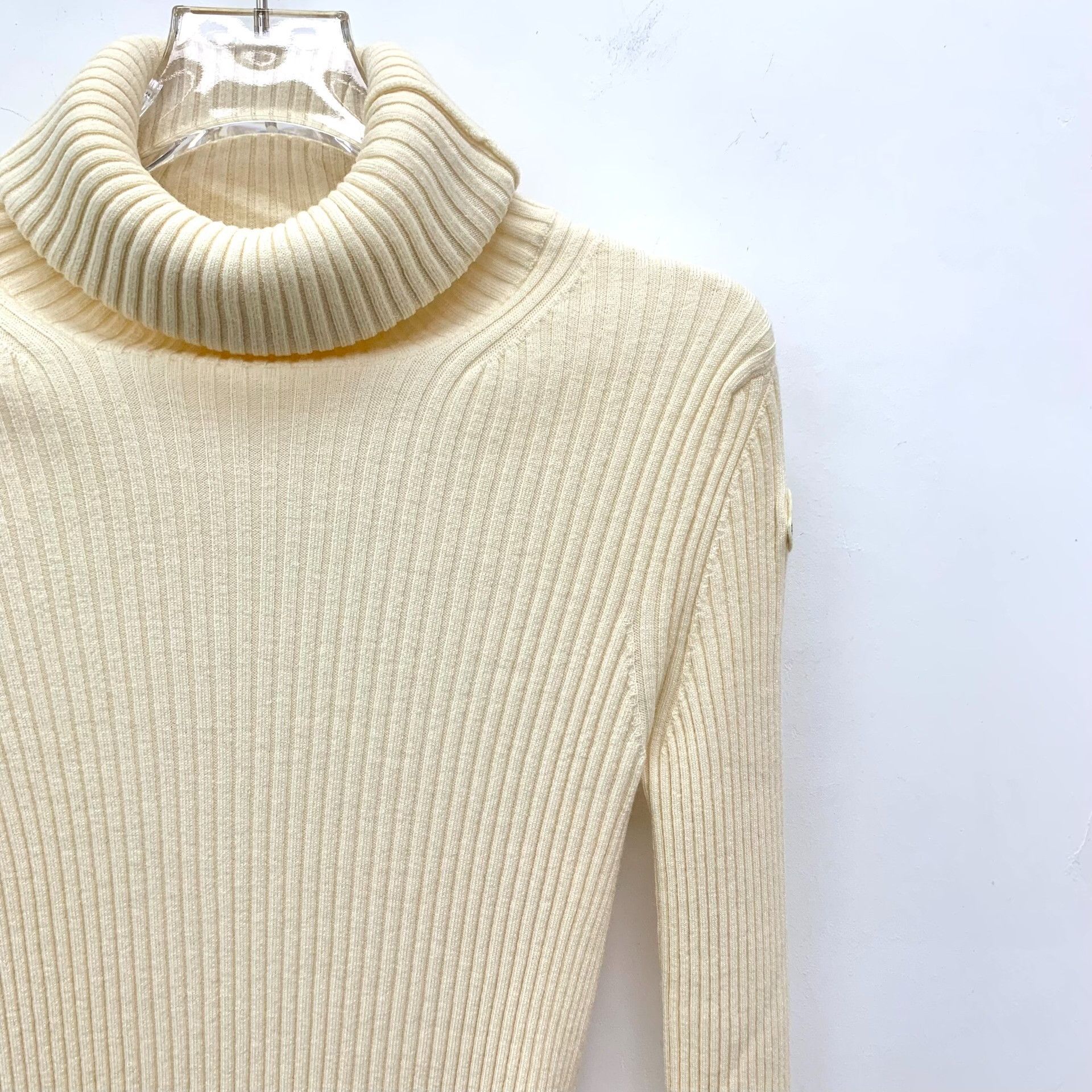 Moncler Moncler Beige Sweater S Women Size S / US 4 / IT 40 - 3 Thumbnail