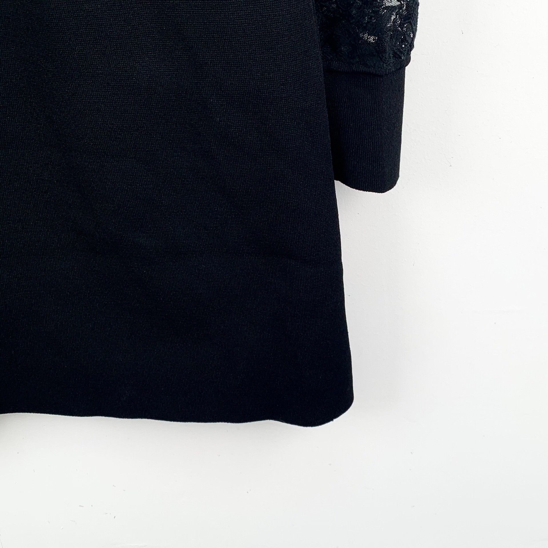 Louis Vuitton Louis Vuitton Floral Black Dress M Women Size M / US 6-8 / IT 42-44 - 4 Thumbnail
