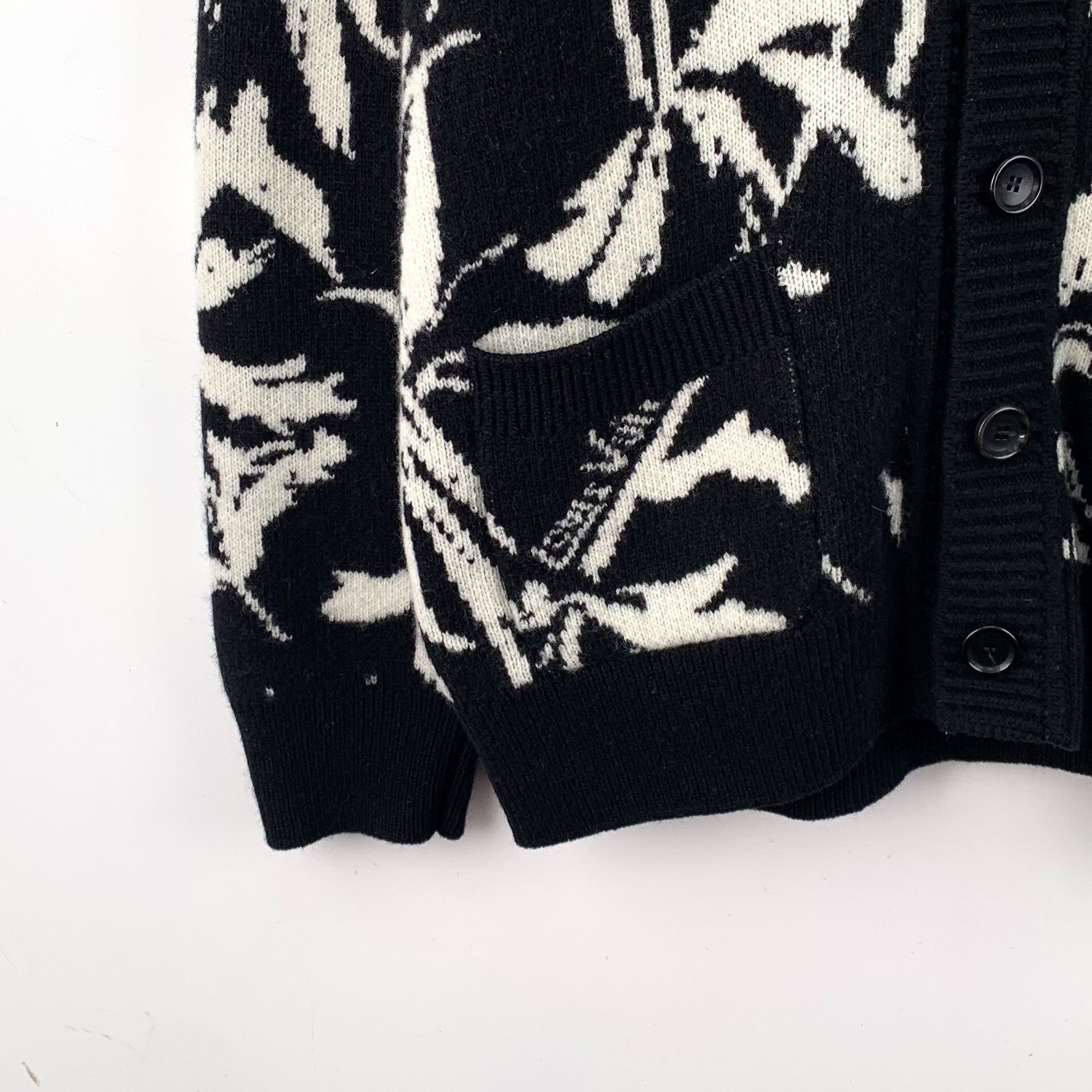 Louis Vuitton Louis Vuitton Black Sweater S Men Size US S / EU 44-46 / 1 - 4 Thumbnail