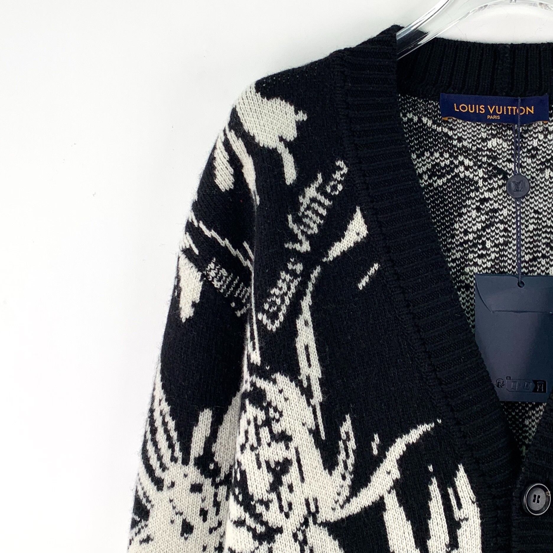 Louis Vuitton Louis Vuitton Black Sweater S Men Size US S / EU 44-46 / 1 - 3 Thumbnail