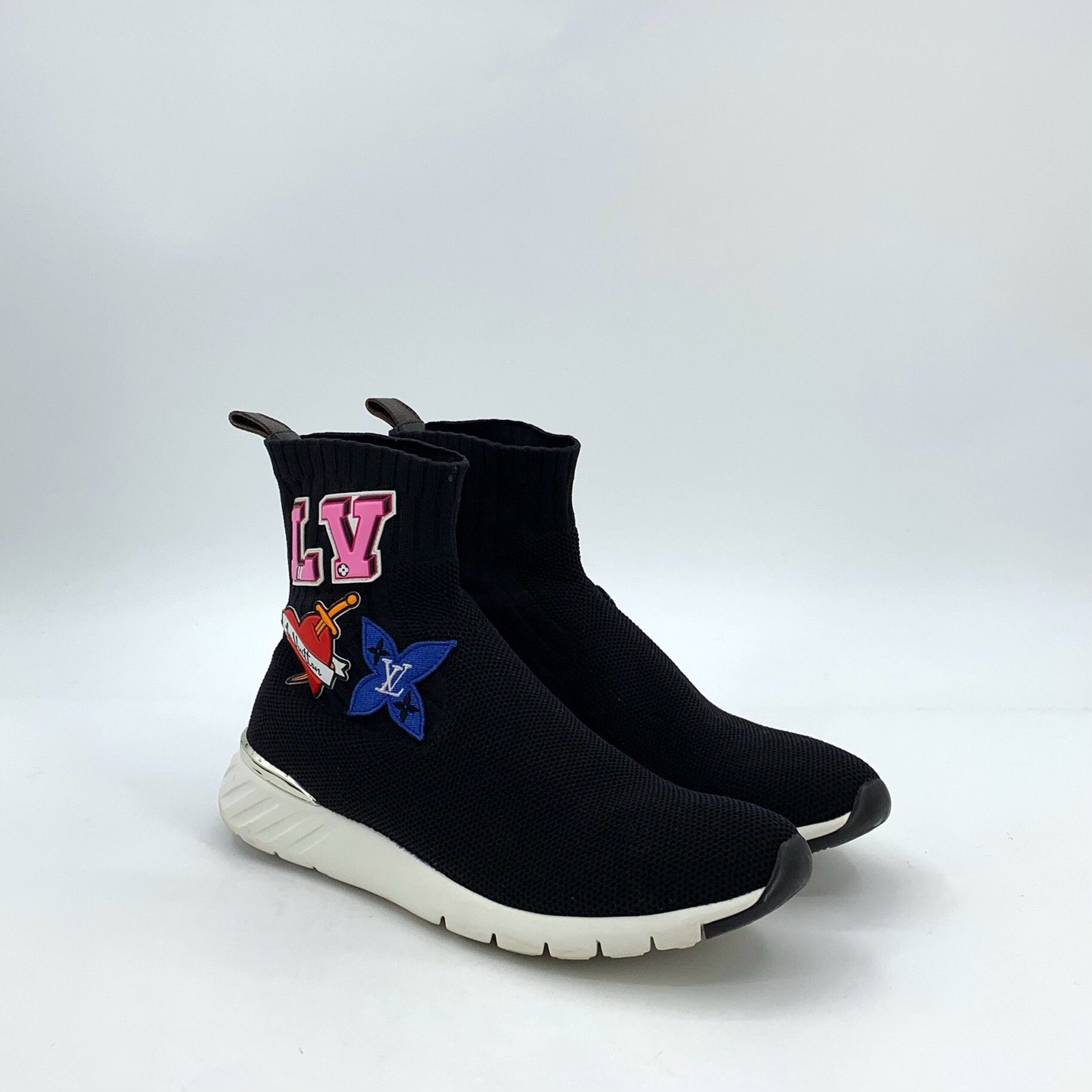 Louis Vuitton Louis Vuitton Black Hitop Sneakers 39 Women Size US 8.5 / IT 38.5 - 2 Thumbnail