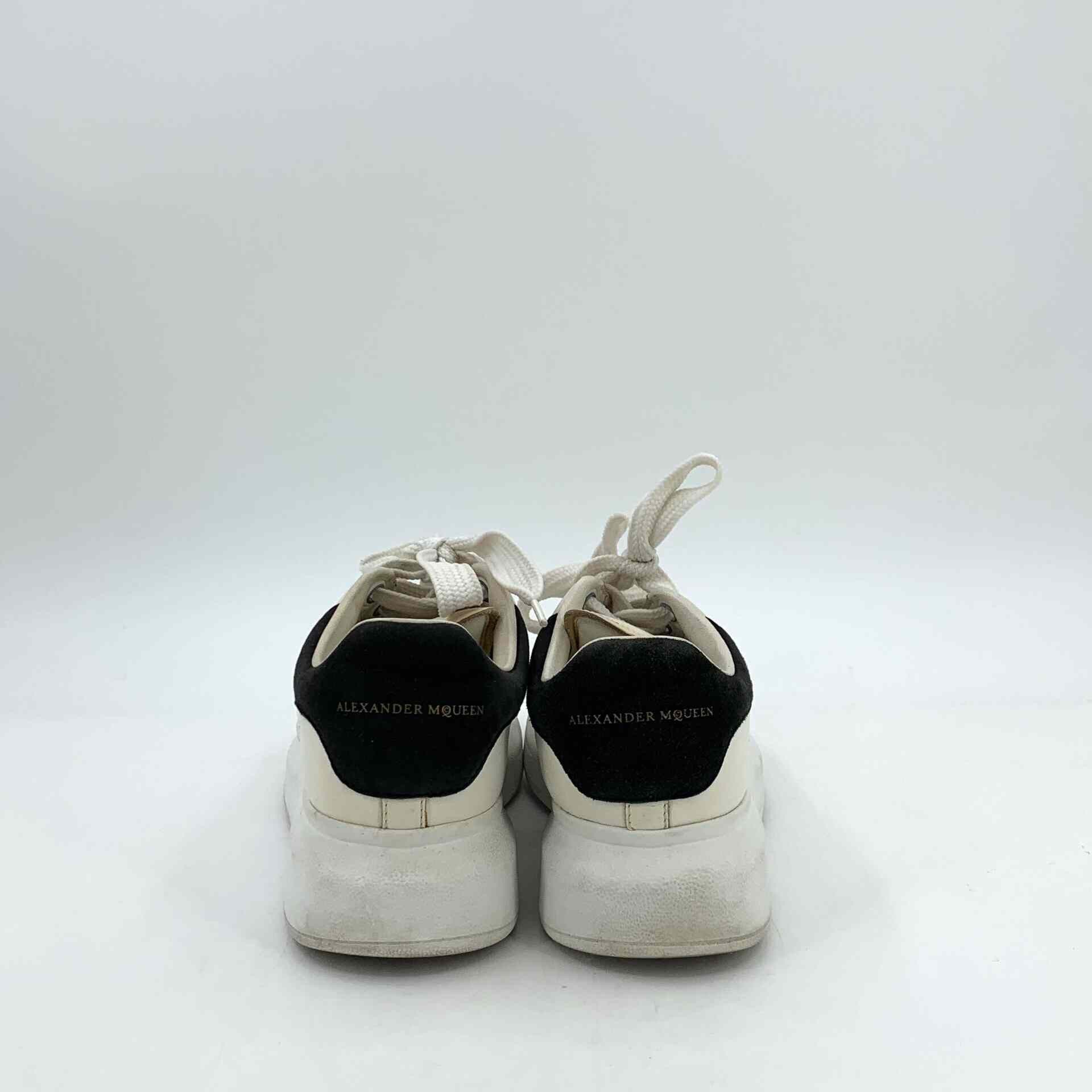 Alexander McQueen Alexander McQueen White Lowtop Sneakers 35 Women Size US 5 / IT 35 - 4 Thumbnail